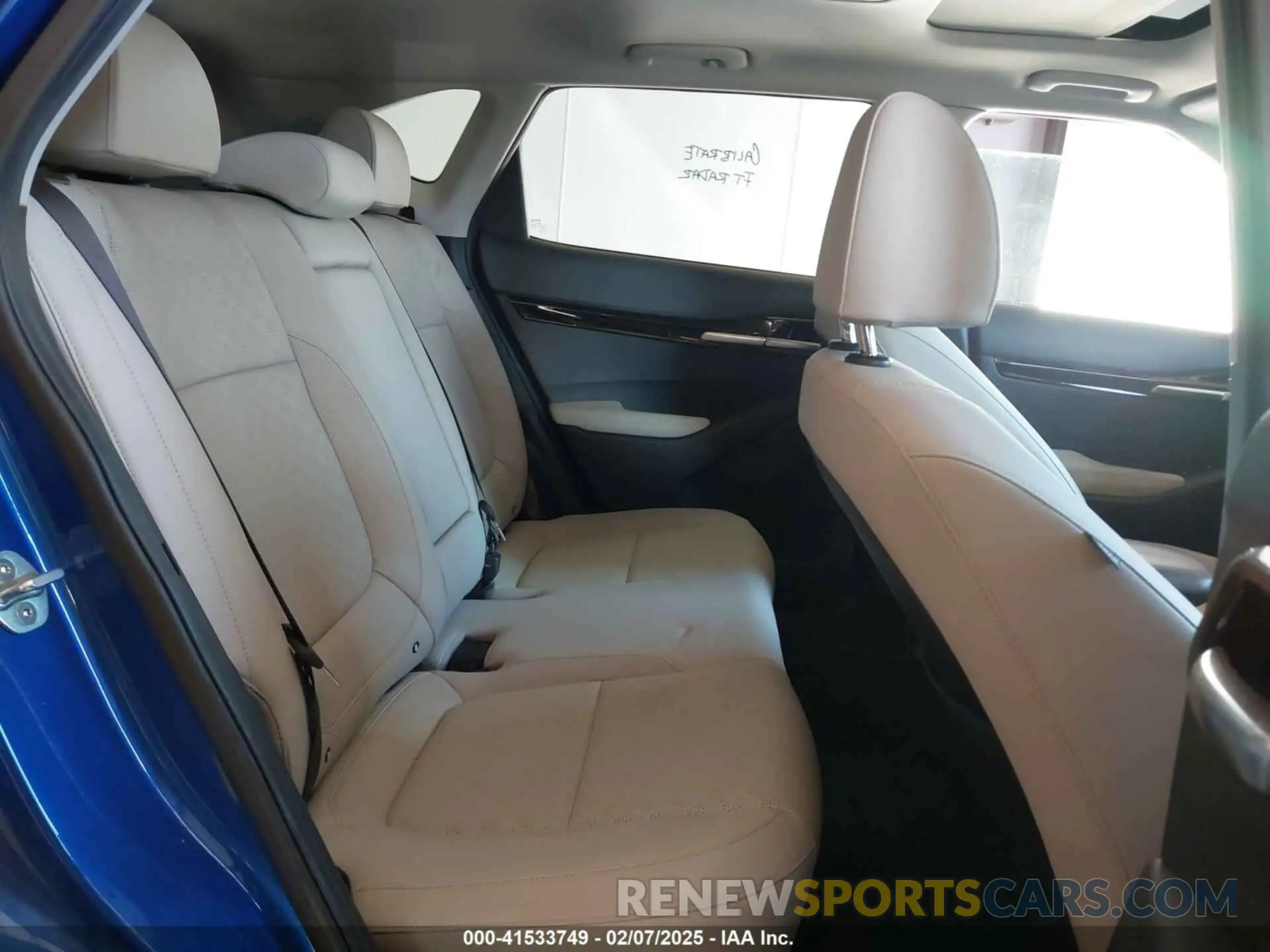 8 fotografías del automóvil dañado KNDETCA28M7154385 KIA SELTOS 2021