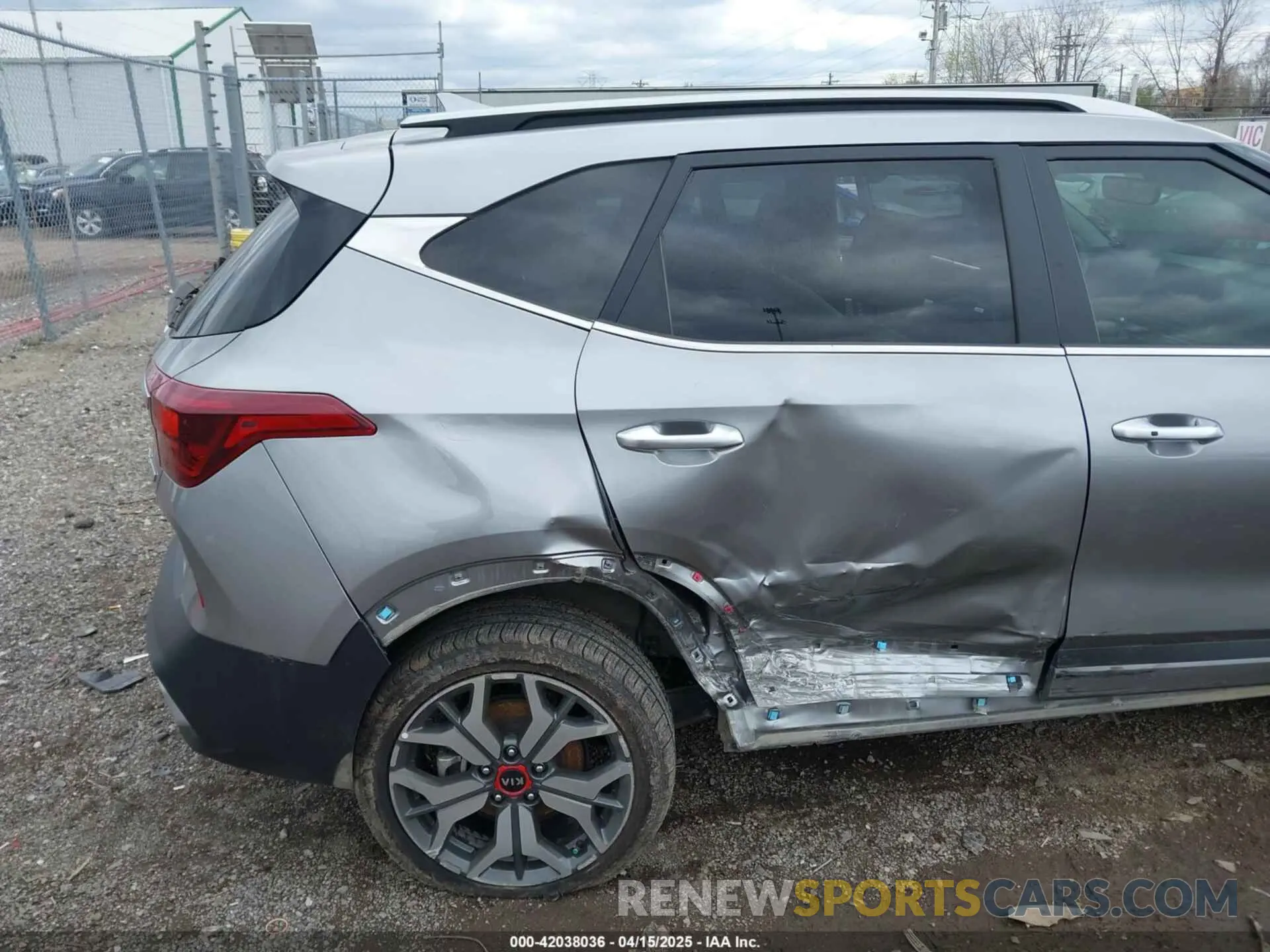6 fotografías del automóvil dañado KNDETCA28M7161143 KIA SELTOS 2021