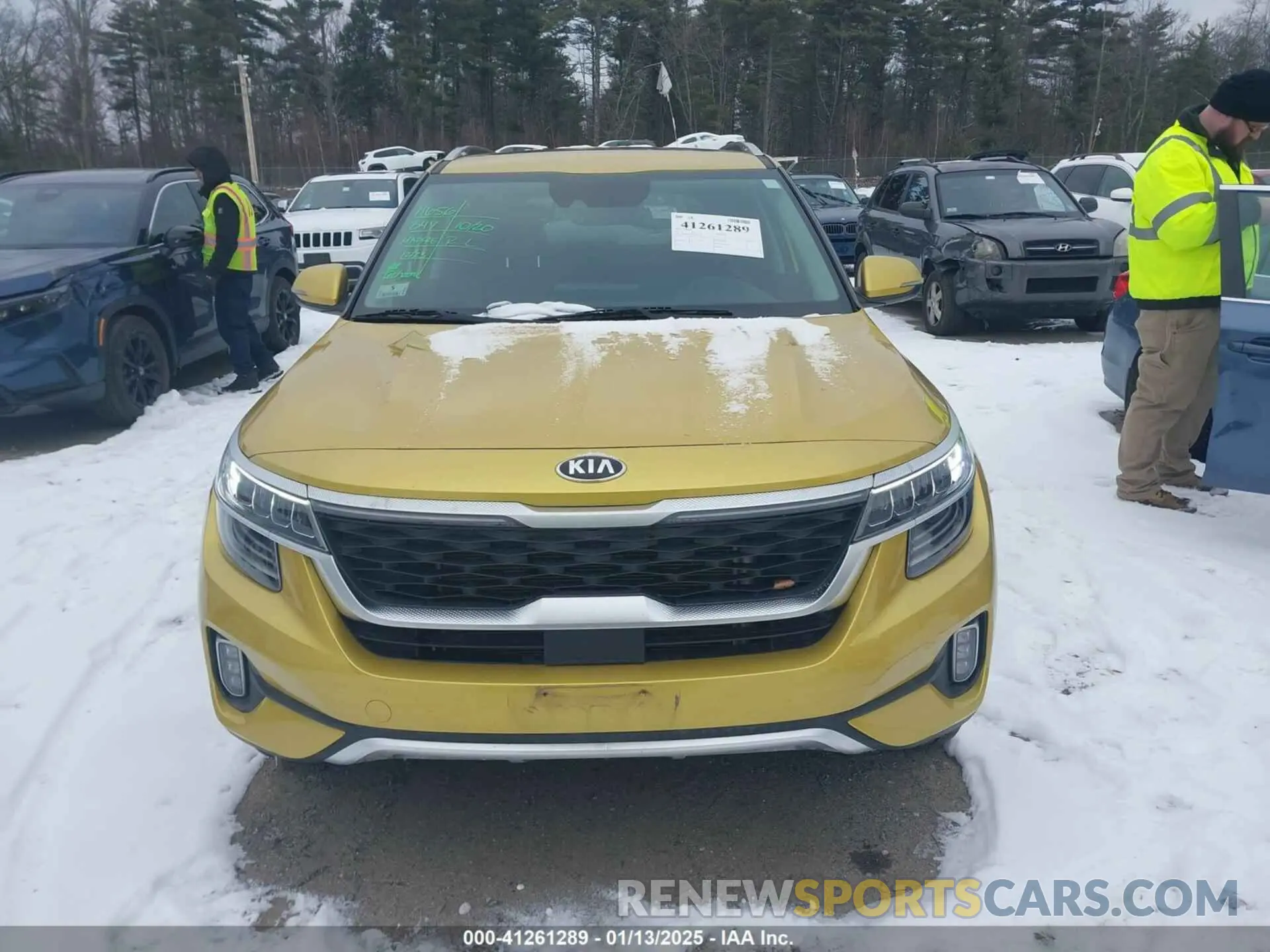 12 fotografías del automóvil dañado KNDETCA28M7166732 KIA SELTOS 2021