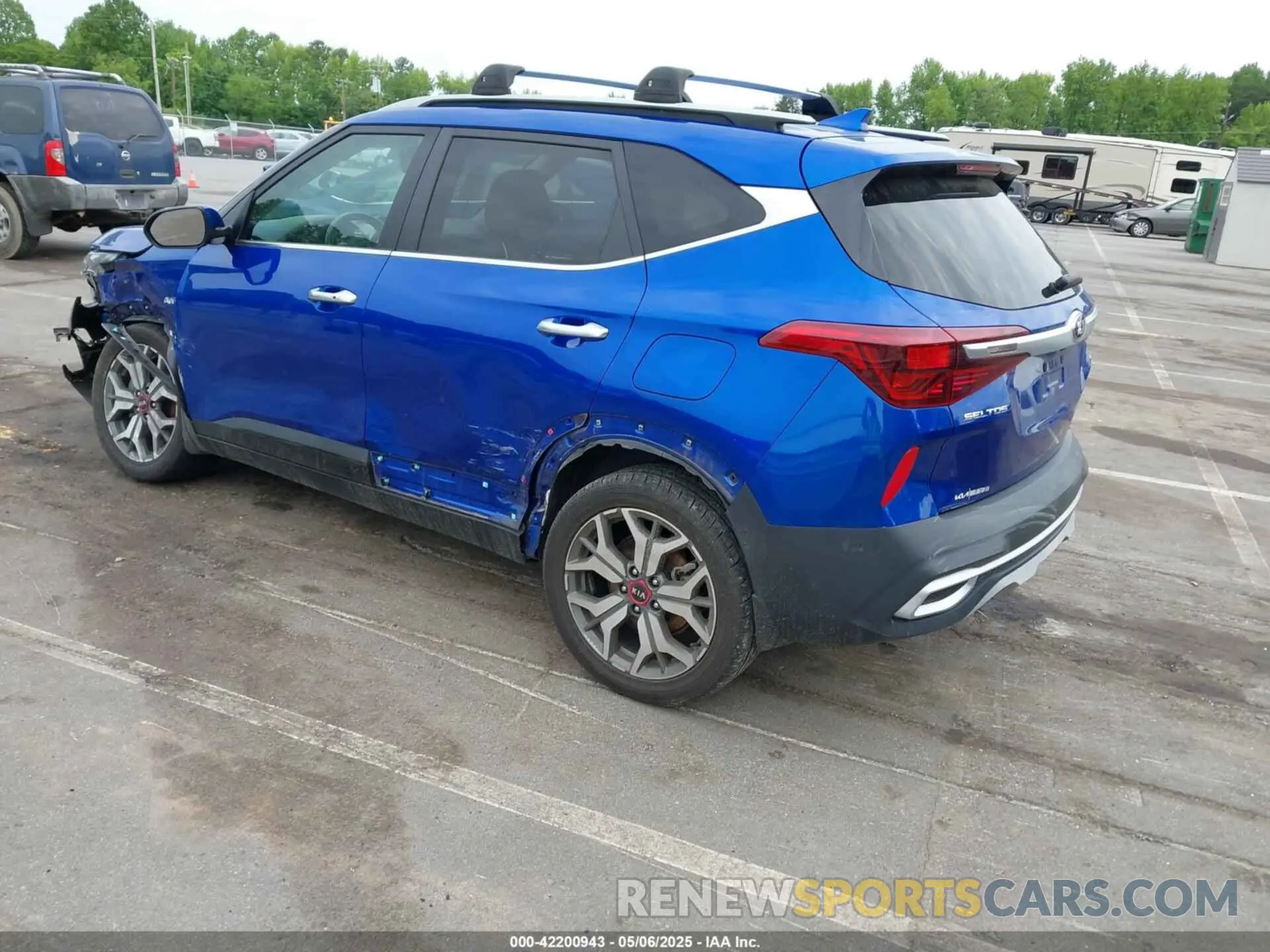 3 fotografías del automóvil dañado KNDETCA29M7083021 KIA SELTOS 2021