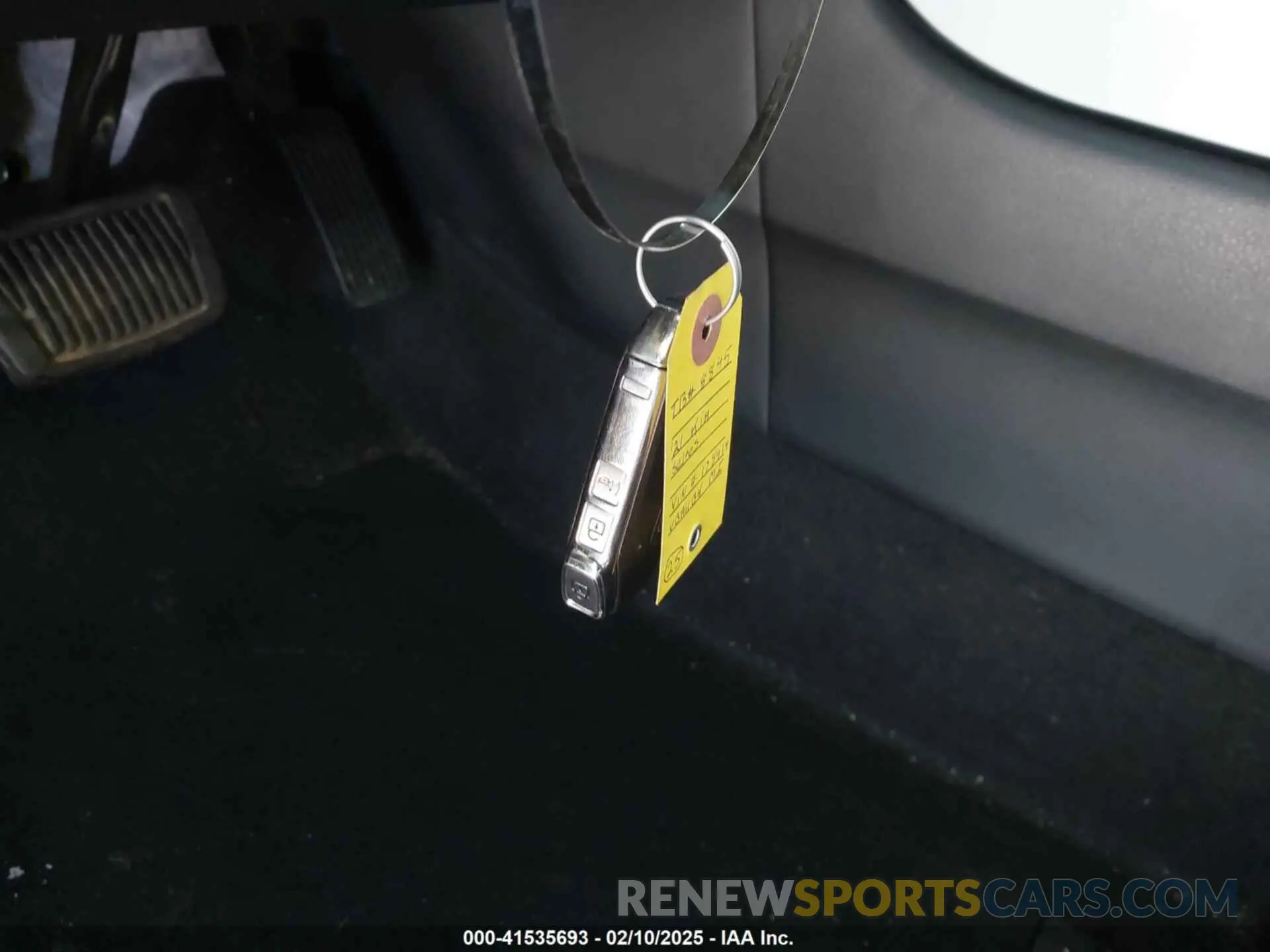 11 fotografías del automóvil dañado KNDETCA2XM7178414 KIA SELTOS 2021