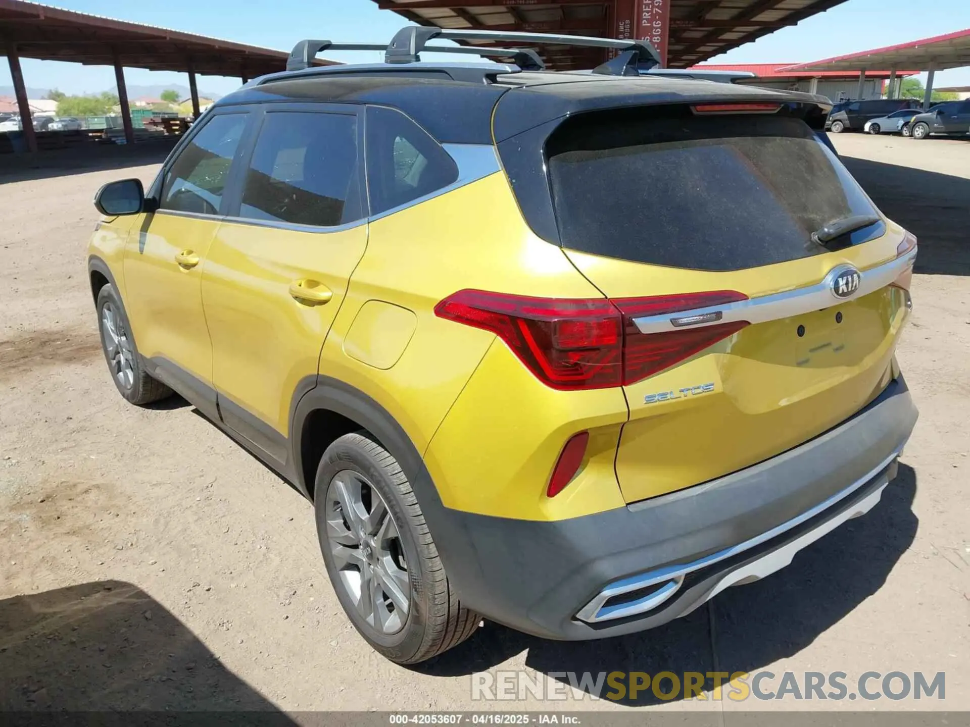 3 fotografías del automóvil dañado KNDEU2AA0M7125512 KIA SELTOS 2021