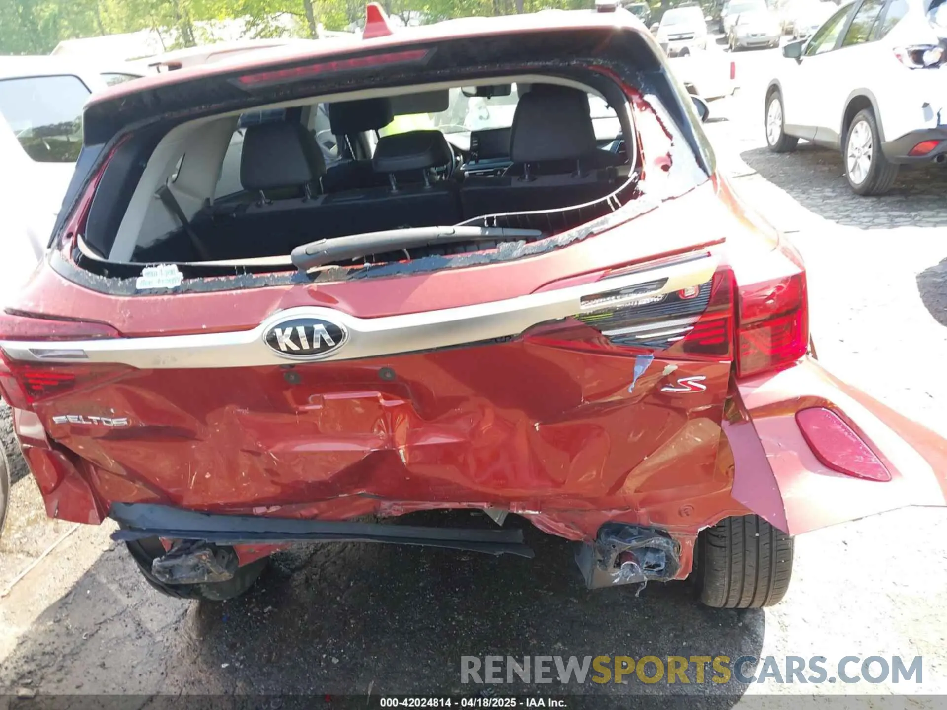 16 fotografías del automóvil dañado KNDEU2AA1M7159622 KIA SELTOS 2021