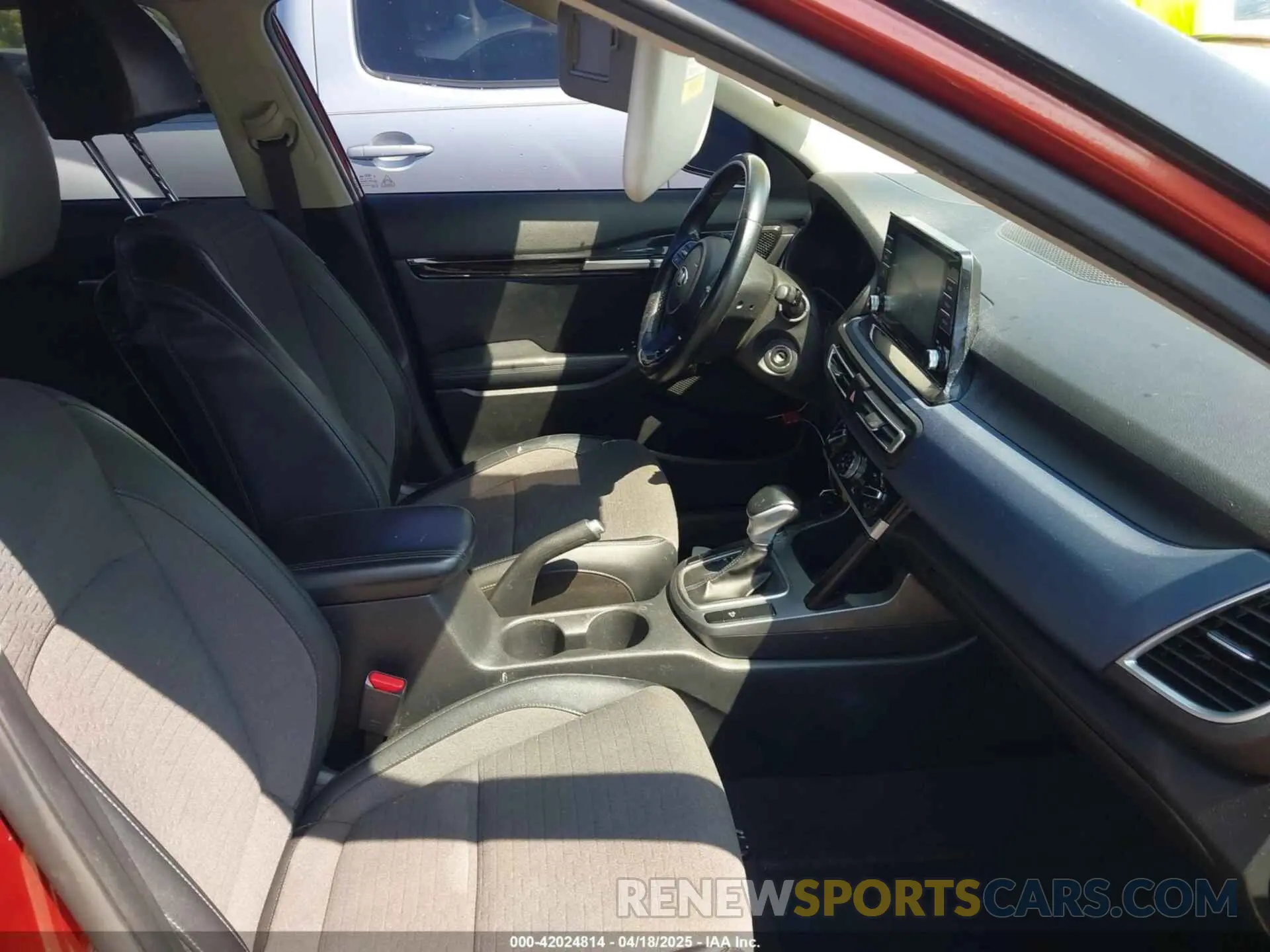 5 fotografías del automóvil dañado KNDEU2AA1M7159622 KIA SELTOS 2021