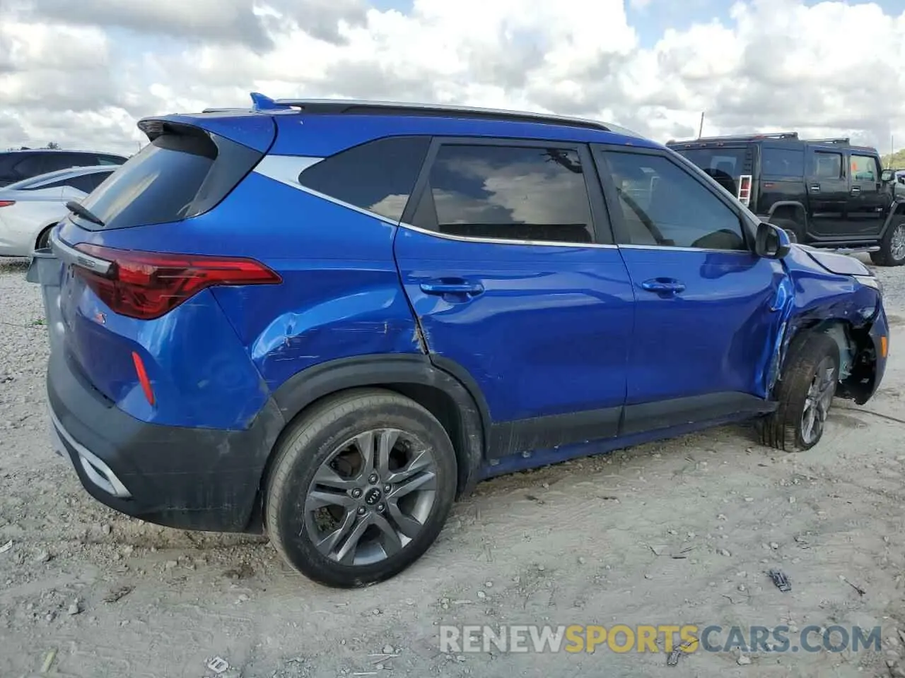 3 fotografías del automóvil dañado KNDEU2AA2M7088088 KIA SELTOS 2021