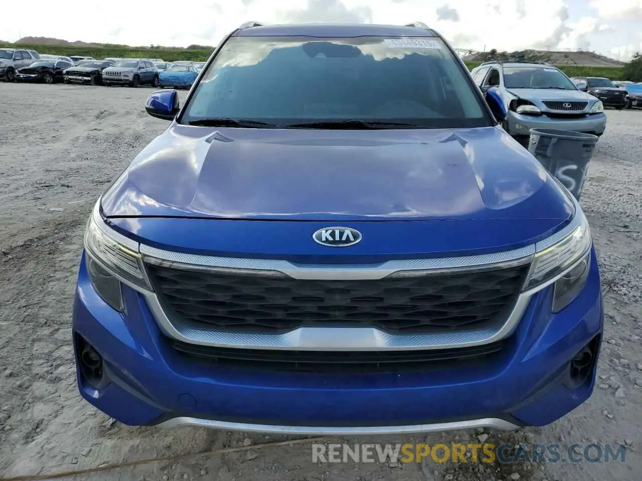 5 fotografías del automóvil dañado KNDEU2AA2M7088088 KIA SELTOS 2021