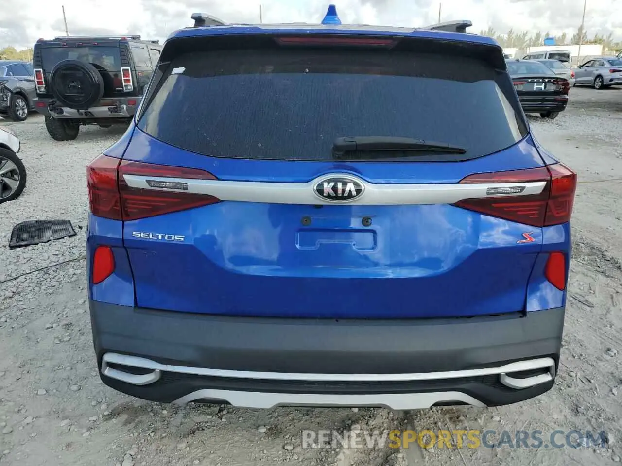 6 fotografías del automóvil dañado KNDEU2AA2M7088088 KIA SELTOS 2021