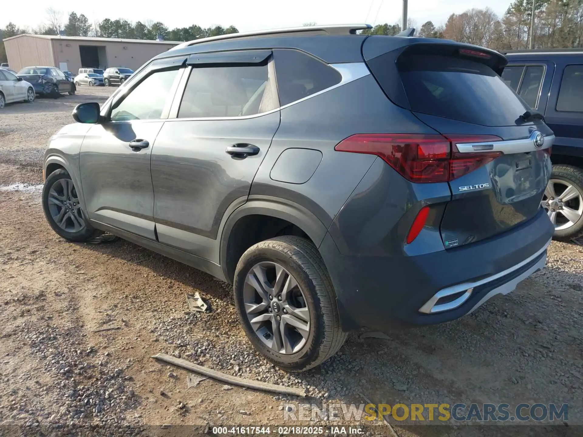 3 fotografías del automóvil dañado KNDEU2AA2M7103057 KIA SELTOS 2021