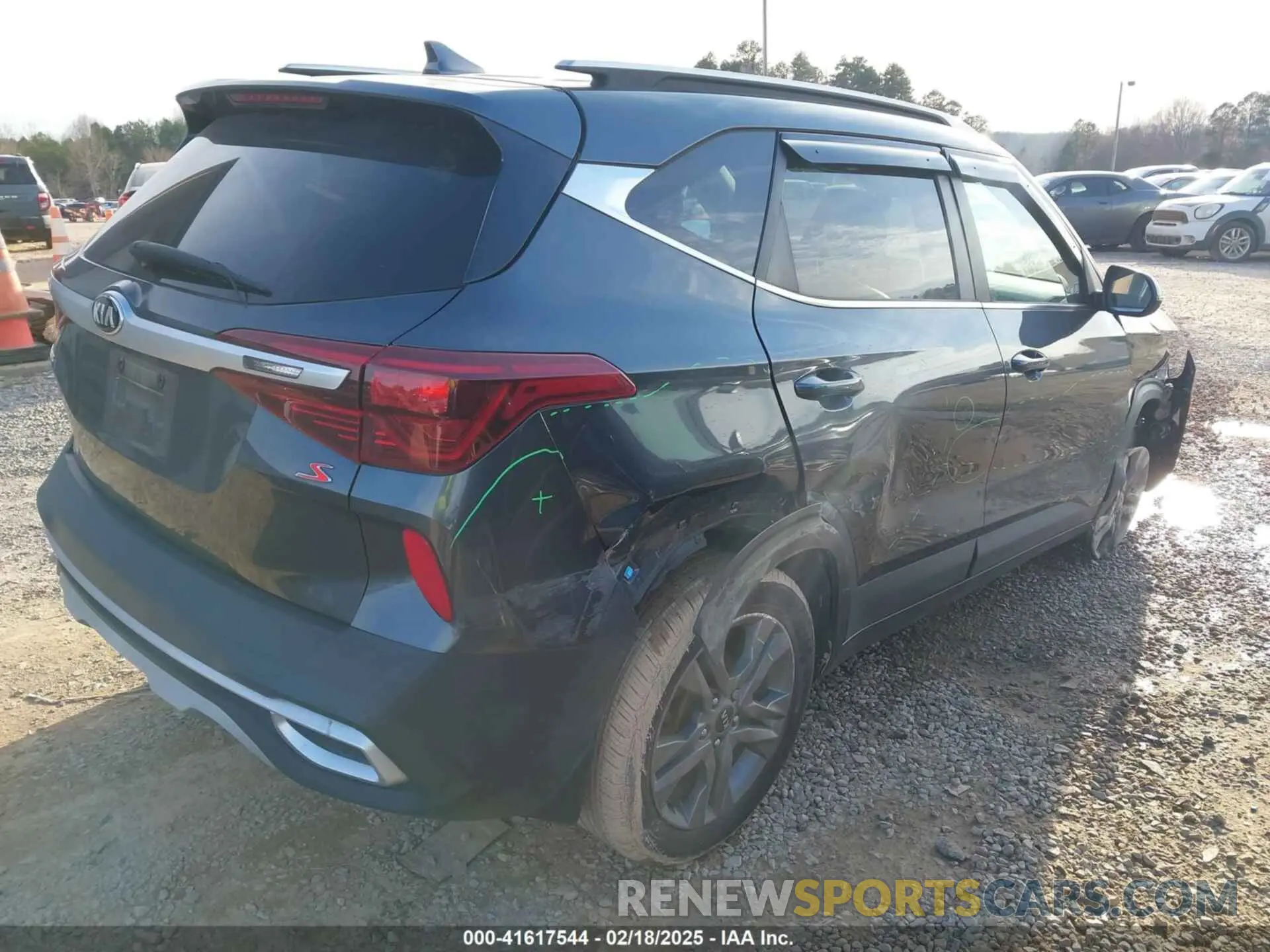4 fotografías del automóvil dañado KNDEU2AA2M7103057 KIA SELTOS 2021