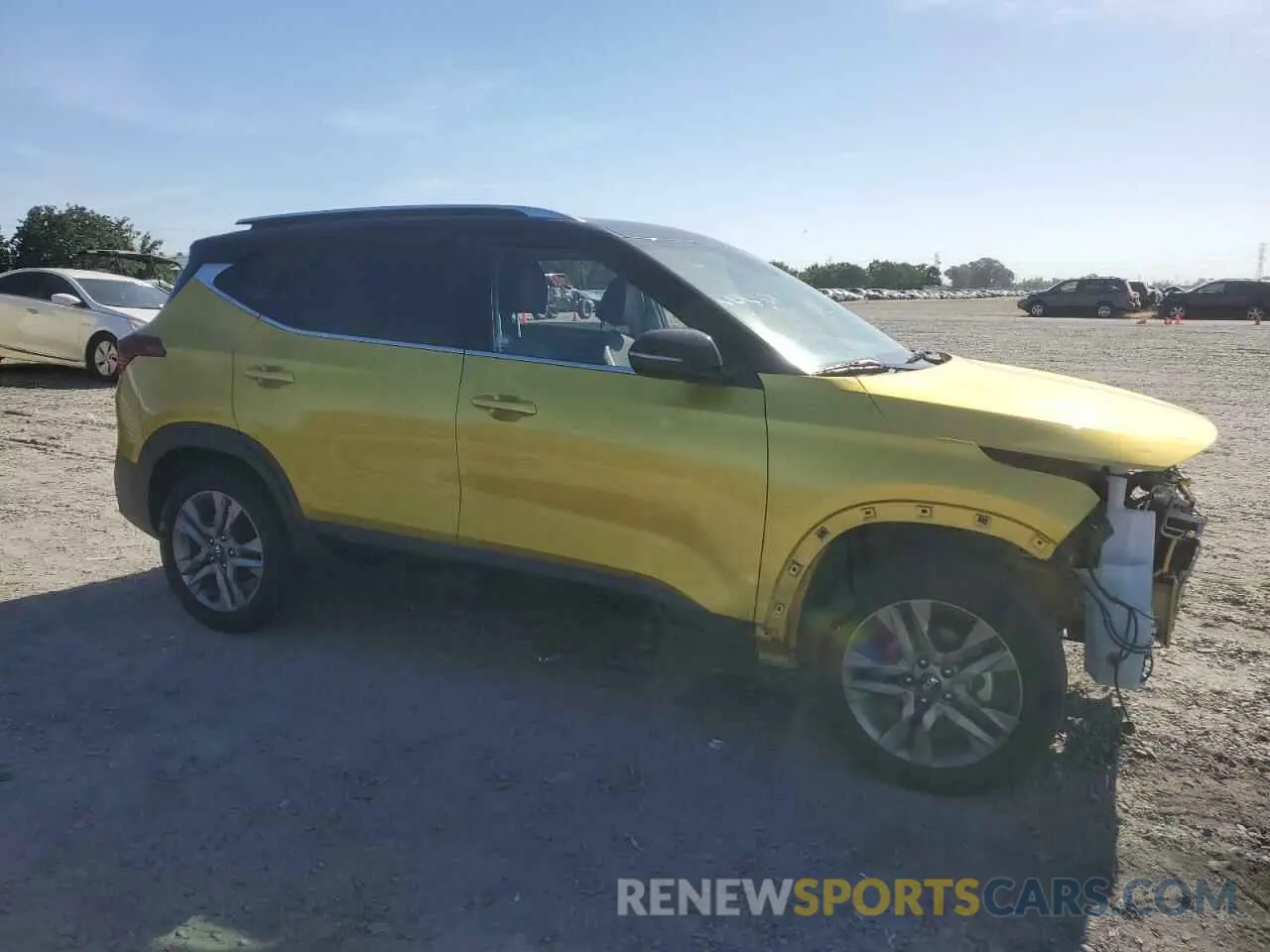 4 fotografías del automóvil dañado KNDEU2AA3M7125519 KIA SELTOS 2021