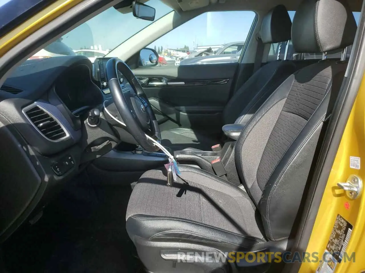 7 fotografías del automóvil dañado KNDEU2AA3M7125519 KIA SELTOS 2021