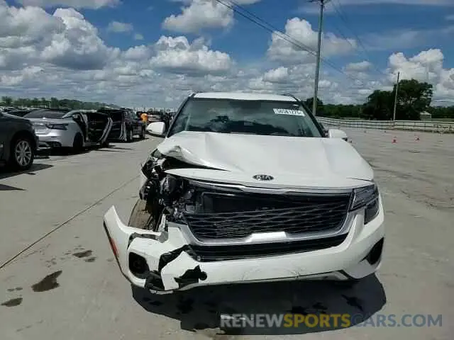 14 fotografías del automóvil dañado KNDEU2AA3M7215639 KIA SELTOS 2021