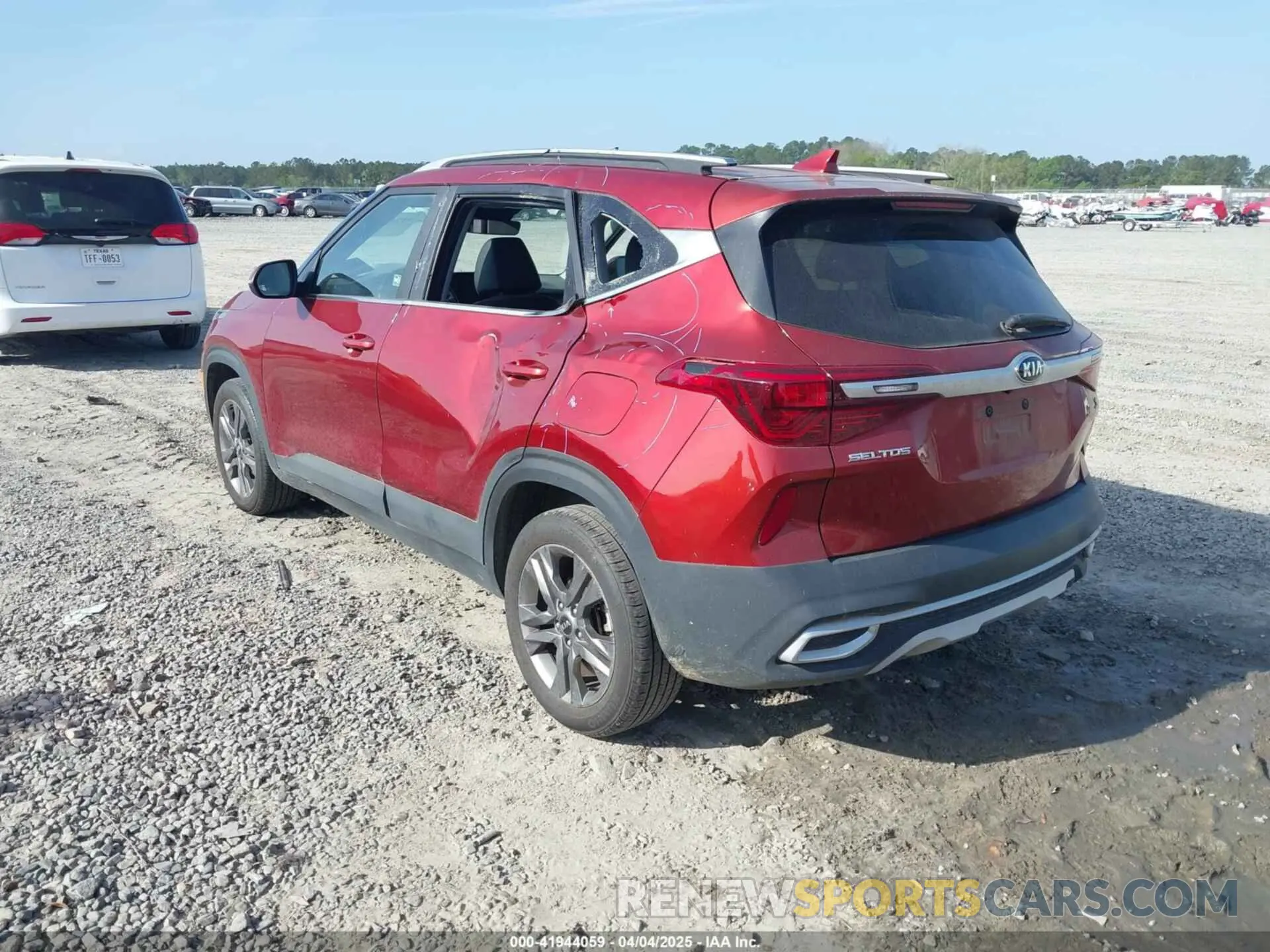 3 fotografías del automóvil dañado KNDEU2AA3M7229895 KIA SELTOS 2021