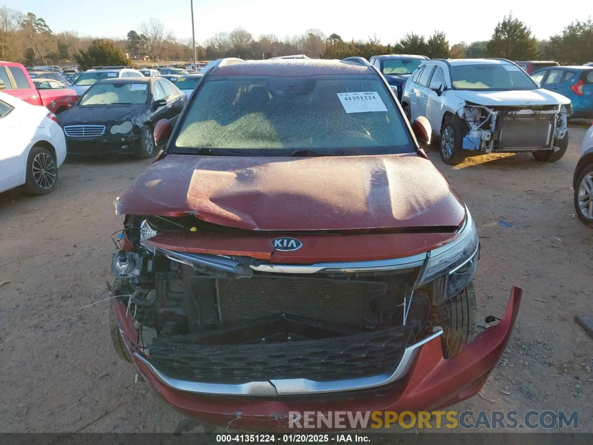 12 fotografías del automóvil dañado KNDEU2AA4M7172588 KIA SELTOS 2021