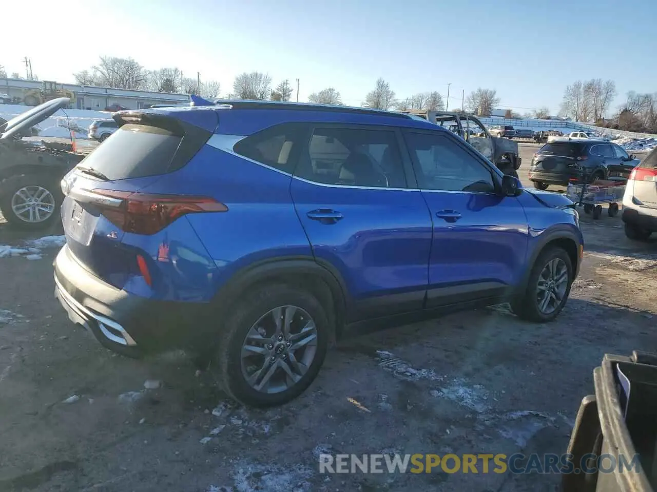 3 fotografías del automóvil dañado KNDEU2AA5M7044084 KIA SELTOS 2021