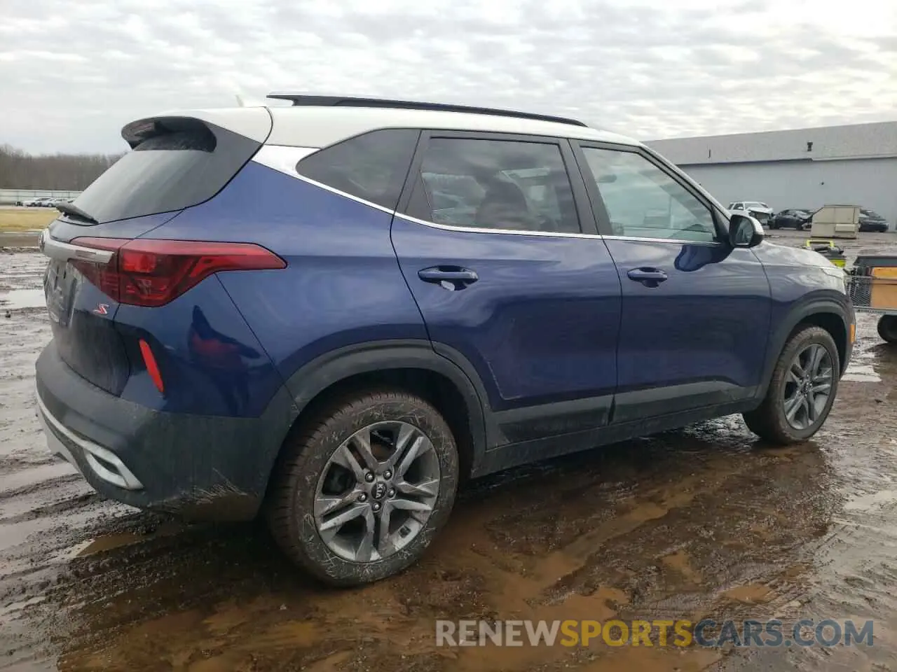 3 fotografías del automóvil dañado KNDEU2AA5M7052136 KIA SELTOS 2021