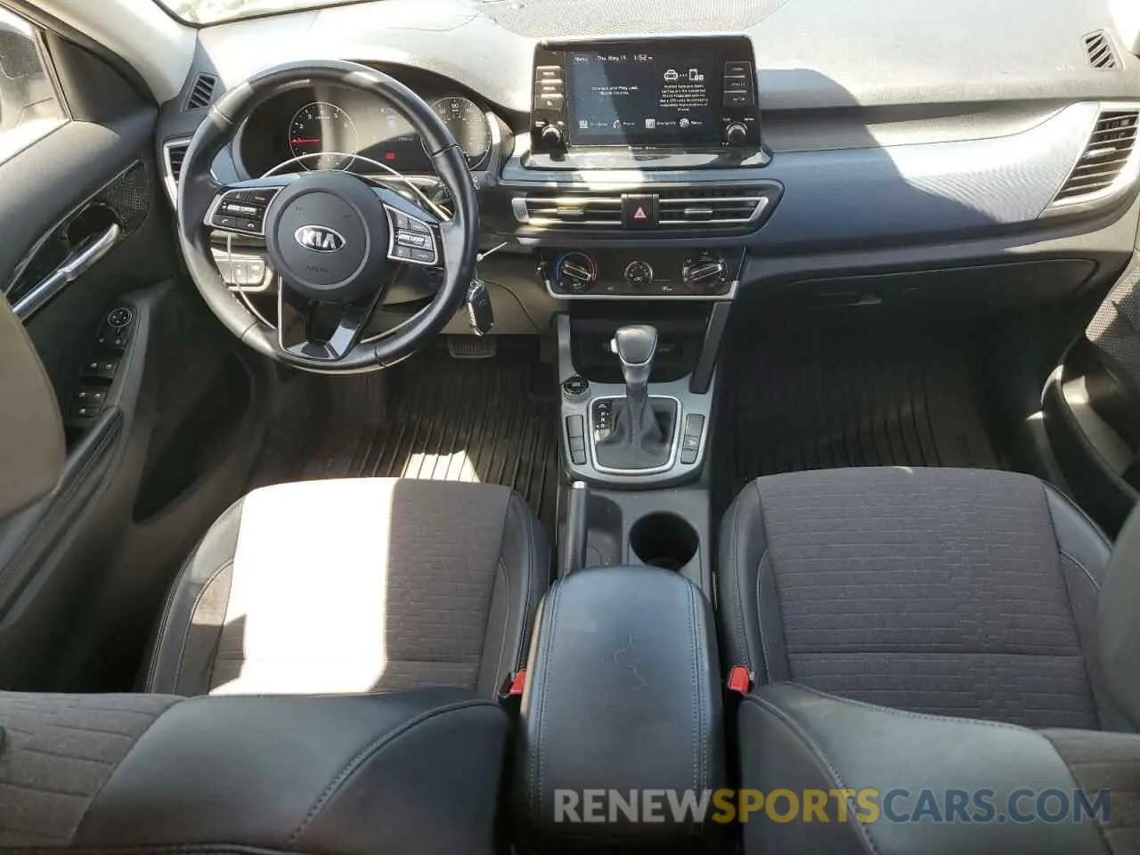 8 fotografías del automóvil dañado KNDEU2AA5M7075898 KIA SELTOS 2021