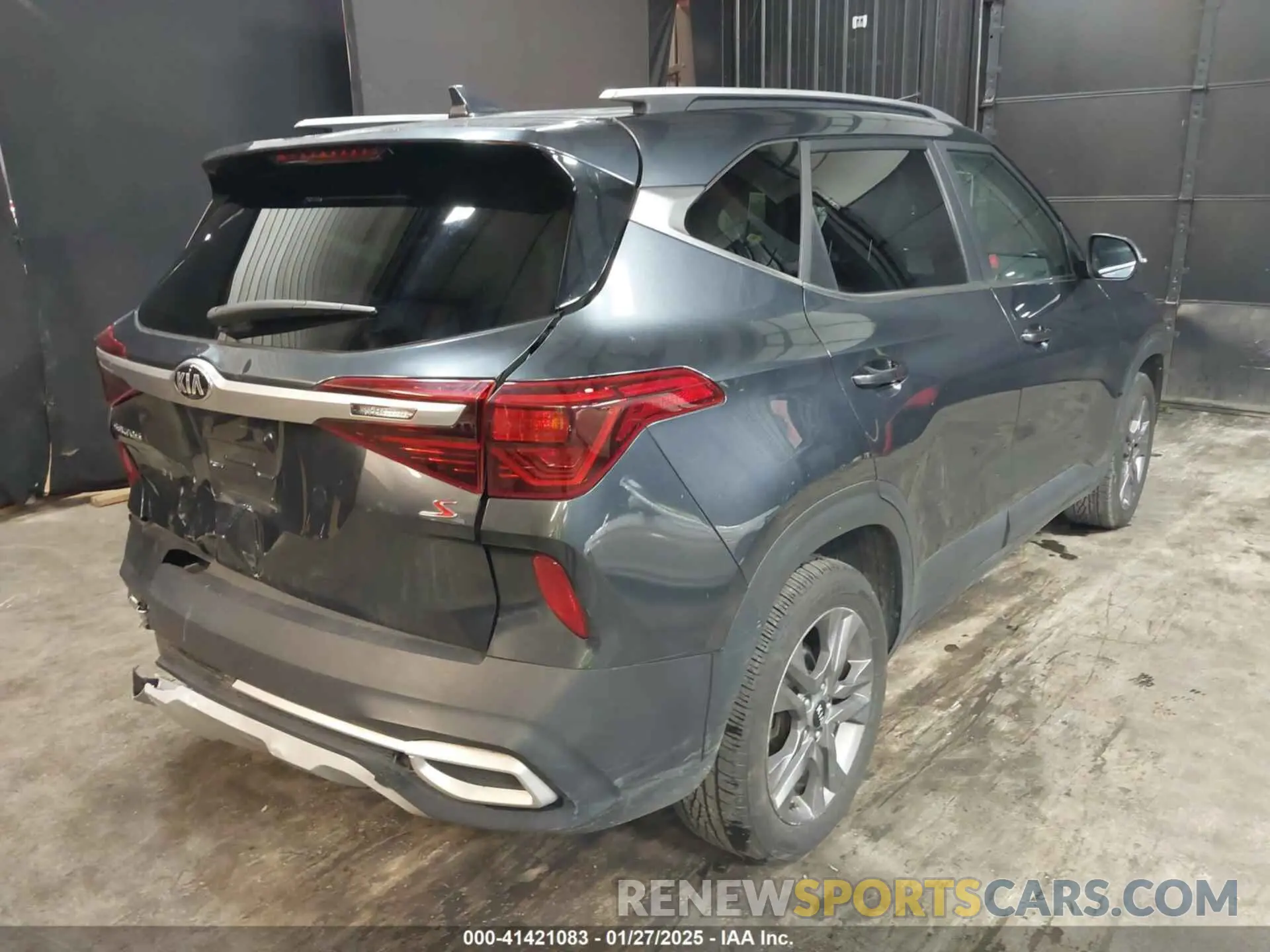 4 fotografías del automóvil dañado KNDEU2AA5M7227629 KIA SELTOS 2021