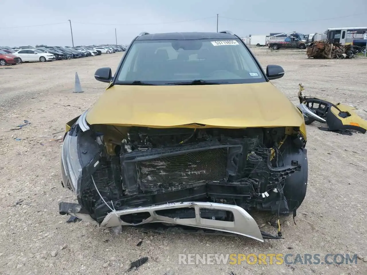 5 fotografías del automóvil dañado KNDEU2AA8M7151033 KIA SELTOS 2021