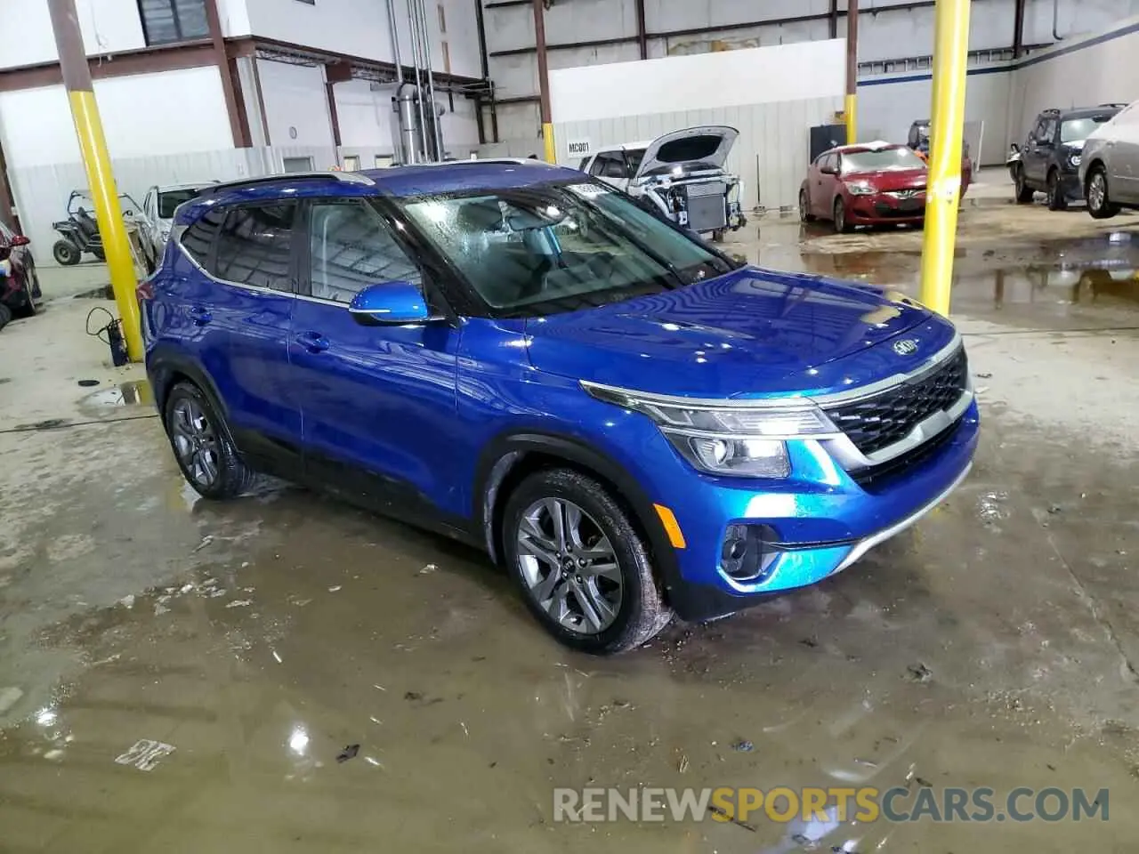 4 fotografías del automóvil dañado KNDEU2AAXM7106160 KIA SELTOS 2021