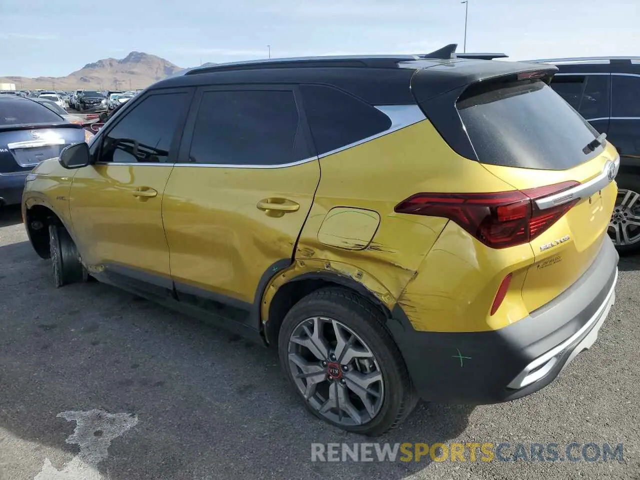 2 fotografías del automóvil dañado KNDEUCA26M7145942 KIA SELTOS 2021