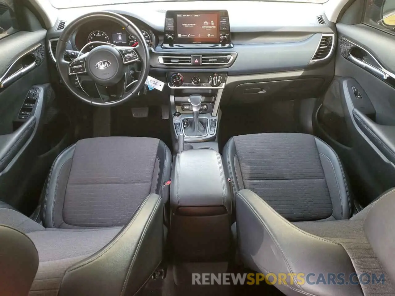 8 fotografías del automóvil dañado KNDEUCA26M7145942 KIA SELTOS 2021