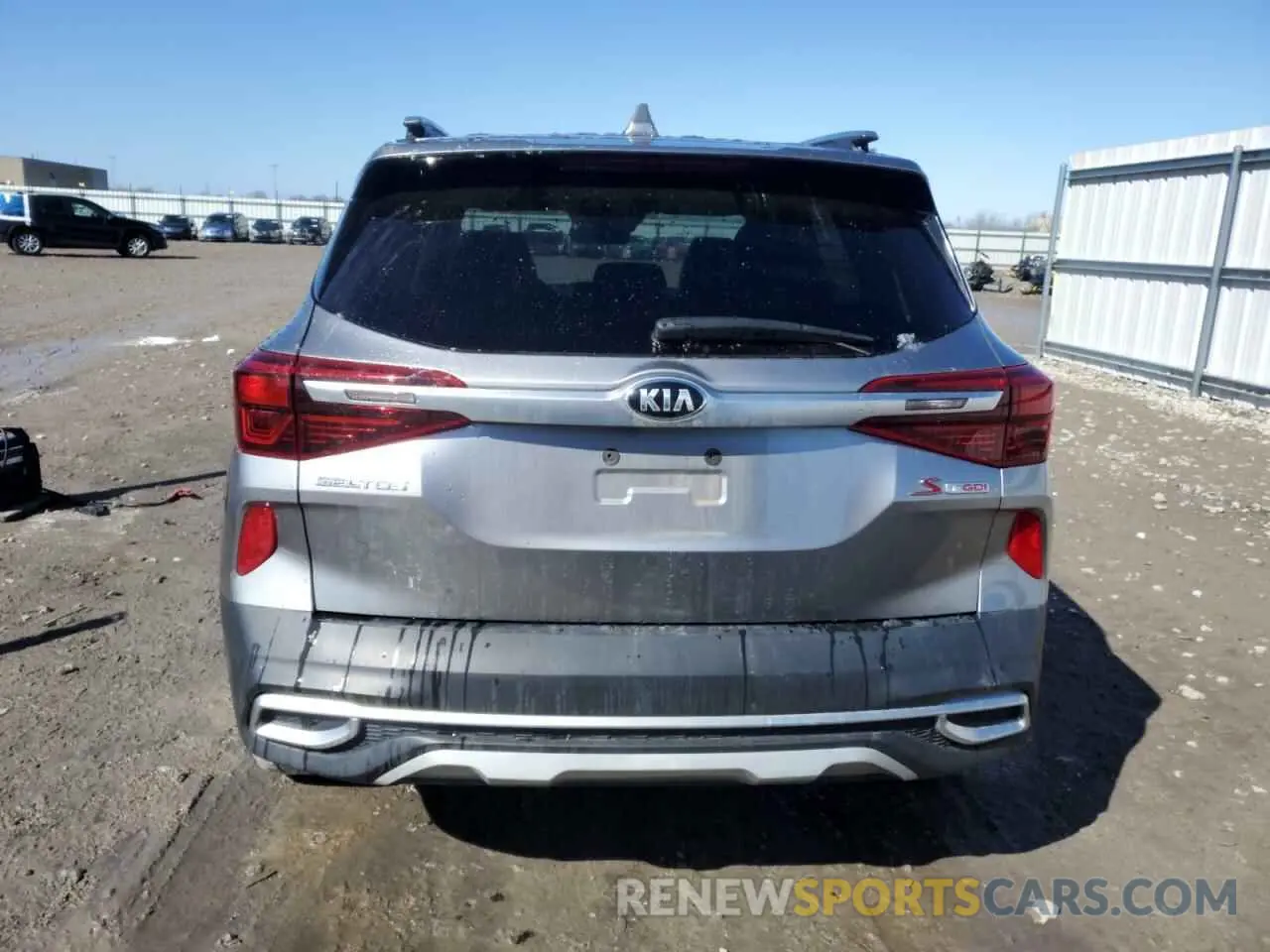 6 fotografías del automóvil dañado KNDEUCA28M7041355 KIA SELTOS 2021