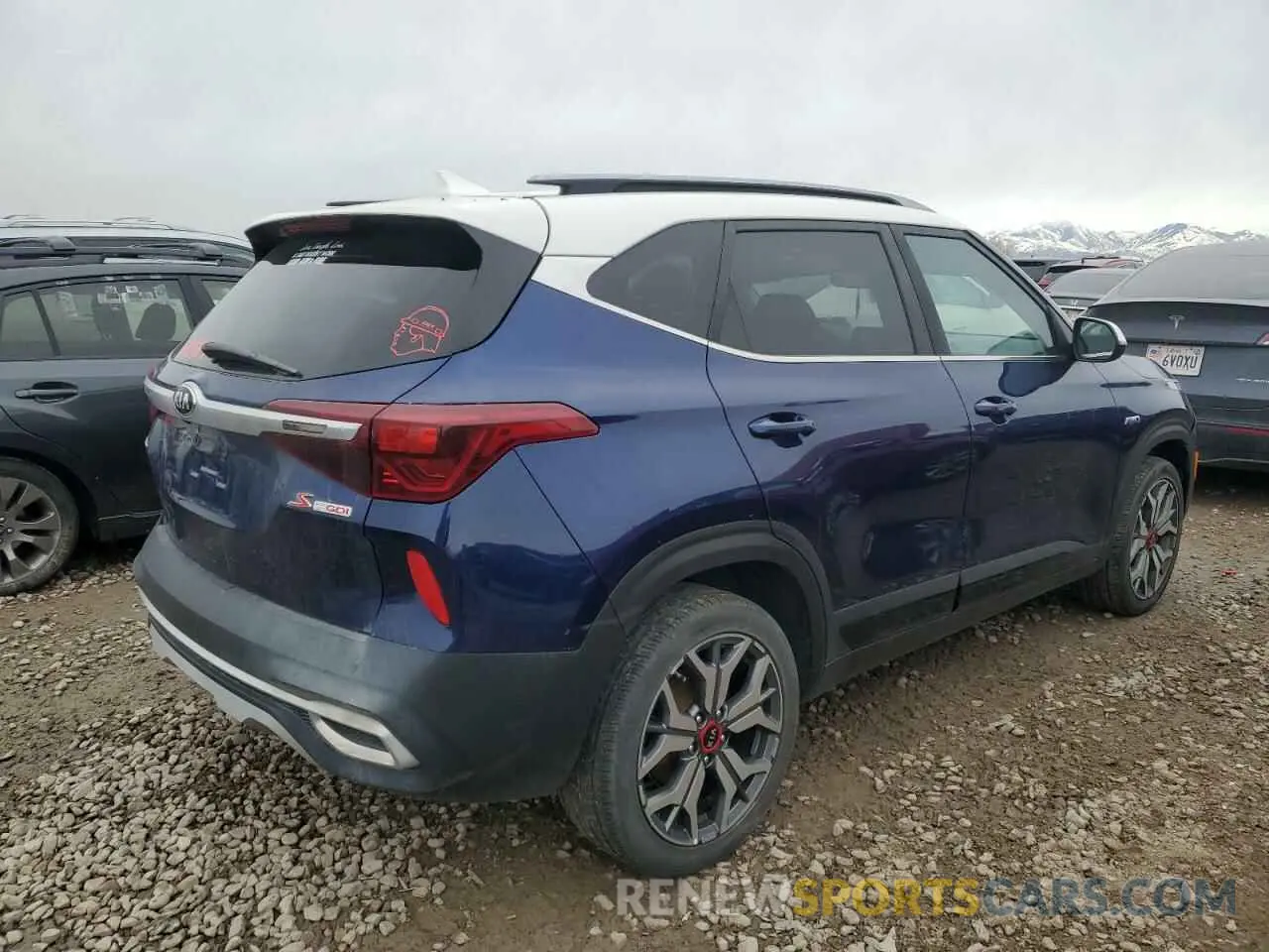 3 fotografías del automóvil dañado KNDEUCA29M7053336 KIA SELTOS 2021