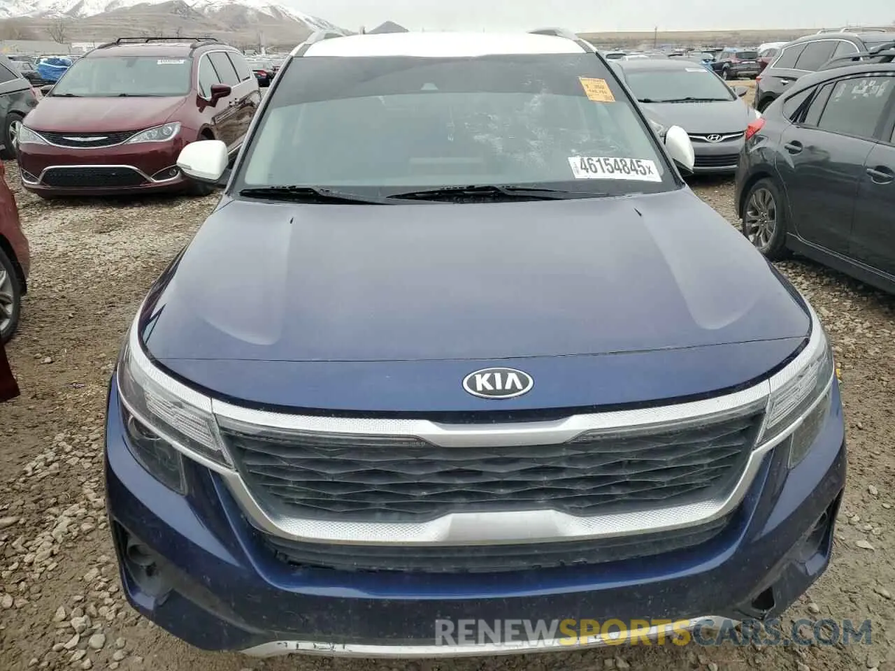 5 fotografías del automóvil dañado KNDEUCA29M7053336 KIA SELTOS 2021