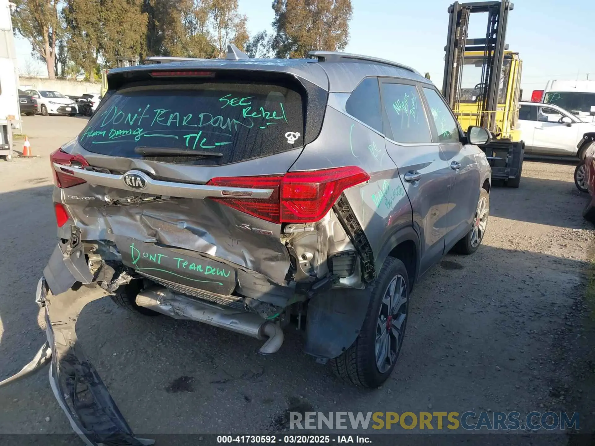 4 fotografías del automóvil dañado KNDEUCA2XM7100003 KIA SELTOS 2021