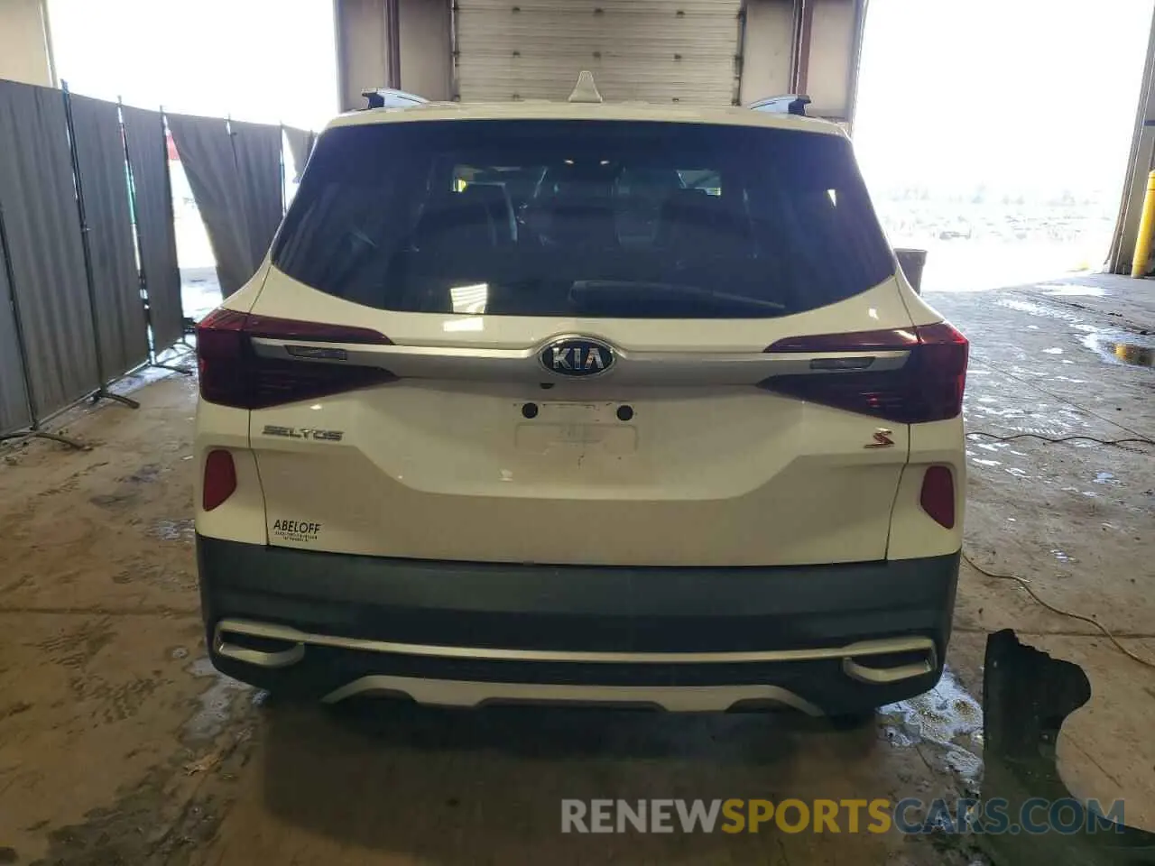 6 fotografías del automóvil dañado KNDEUCAA0M7114449 KIA SELTOS 2021