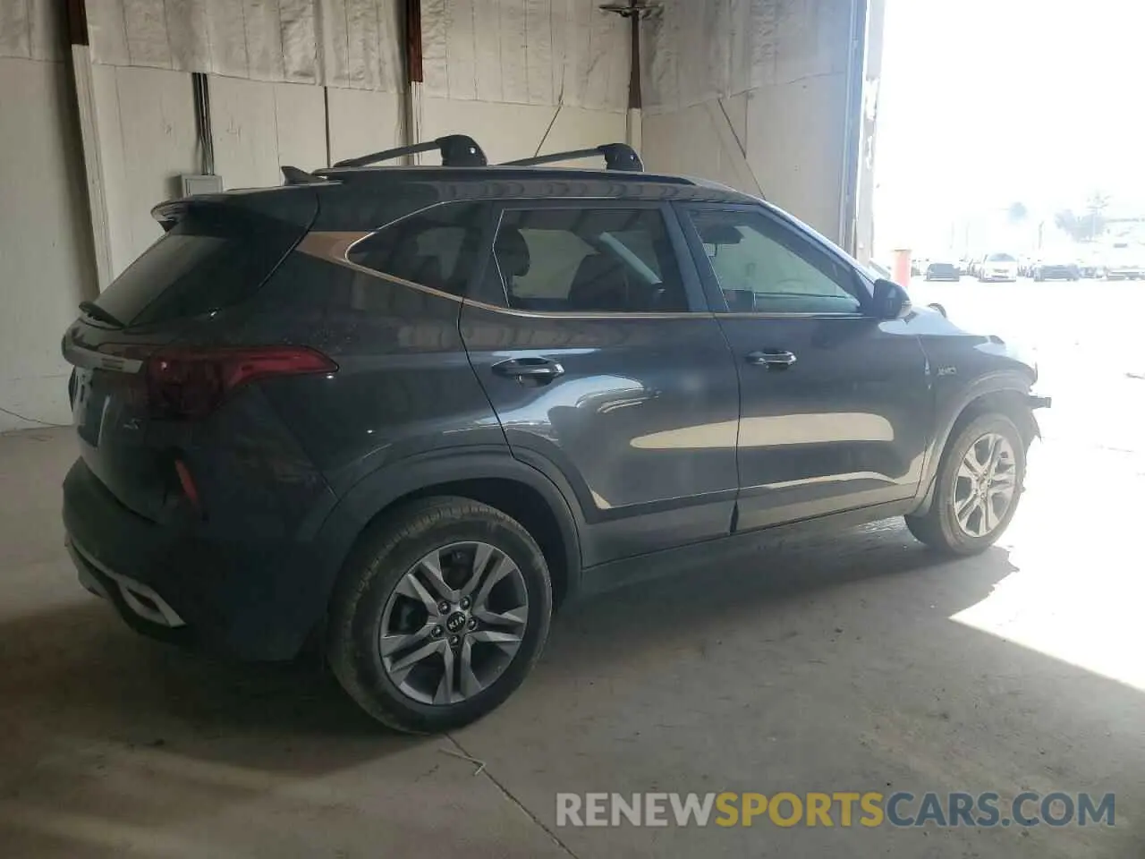 3 fotografías del automóvil dañado KNDEUCAA1M7083485 KIA SELTOS 2021