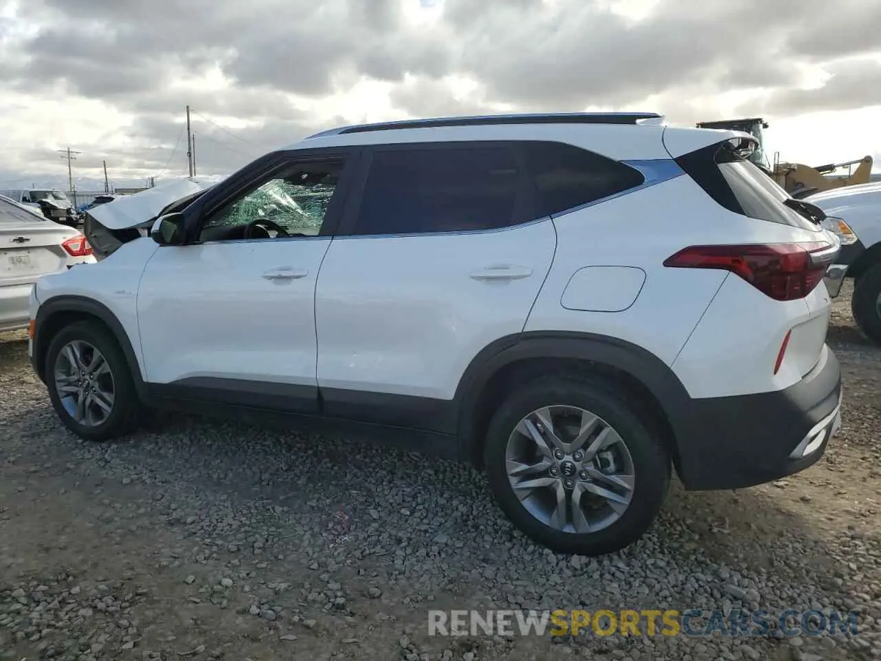 2 fotografías del automóvil dañado KNDEUCAA1M7194831 KIA SELTOS 2021