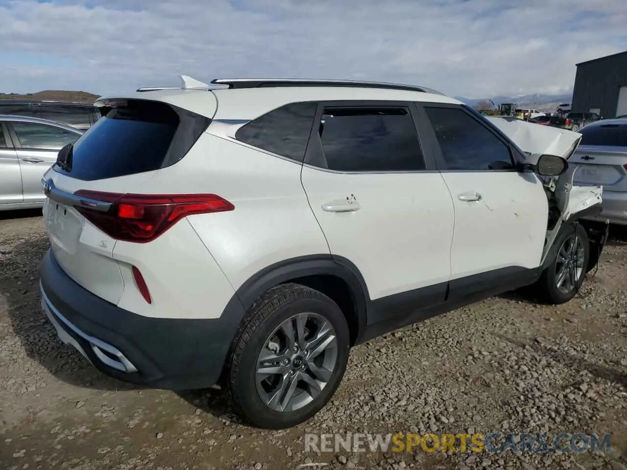 3 fotografías del automóvil dañado KNDEUCAA1M7194831 KIA SELTOS 2021