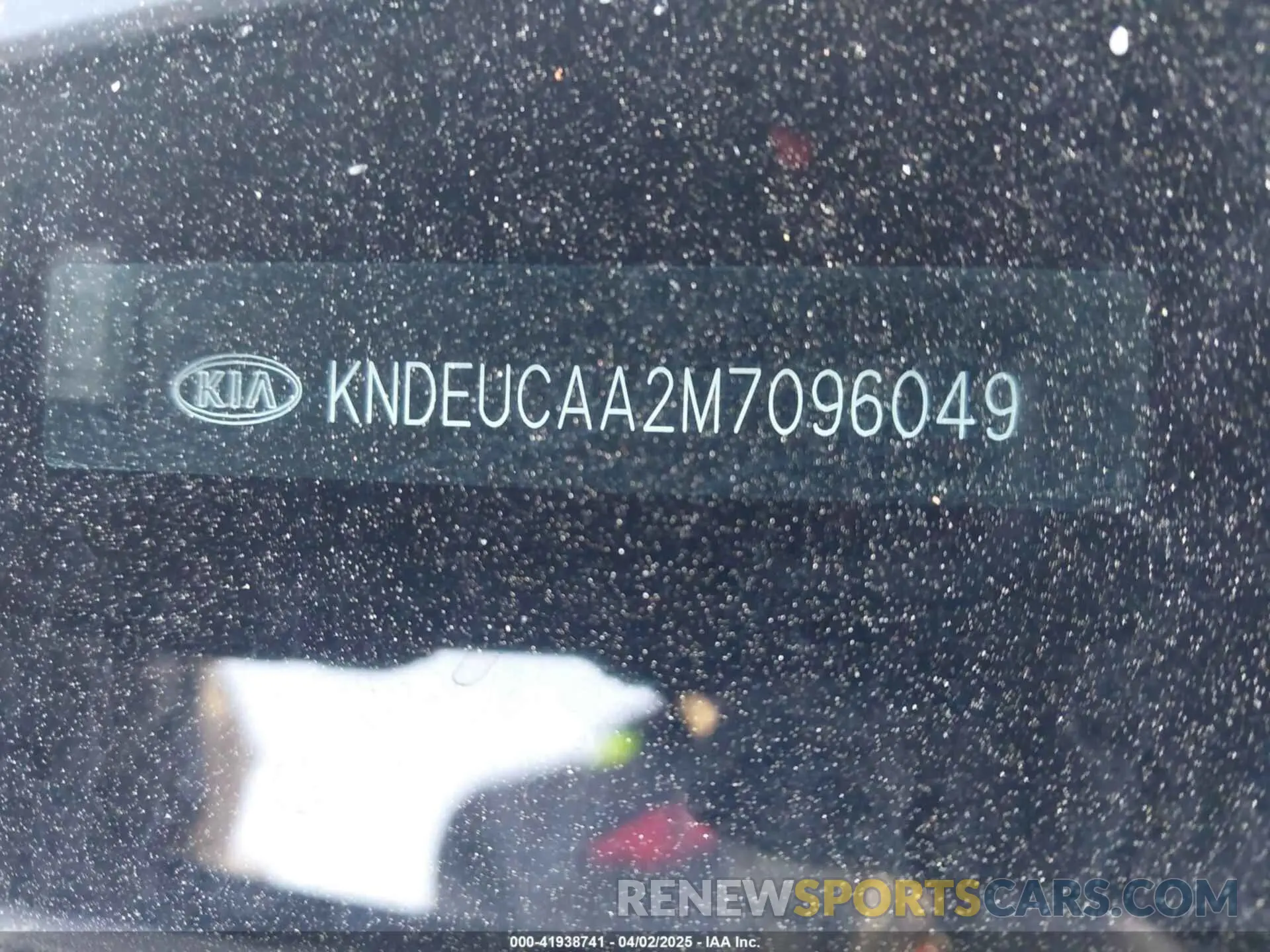 17 fotografías del automóvil dañado KNDEUCAA2M7096049 KIA SELTOS 2021