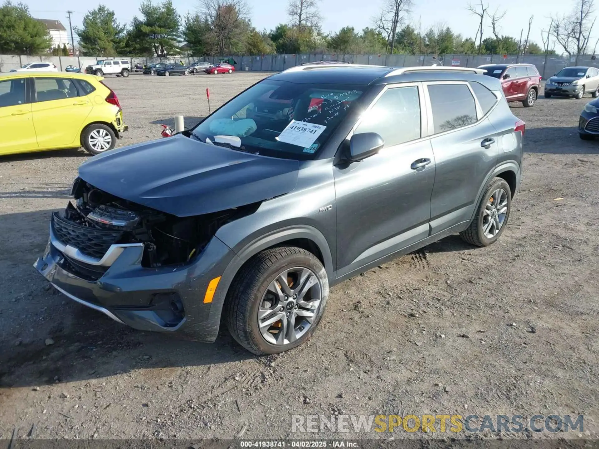 2 fotografías del automóvil dañado KNDEUCAA2M7096049 KIA SELTOS 2021