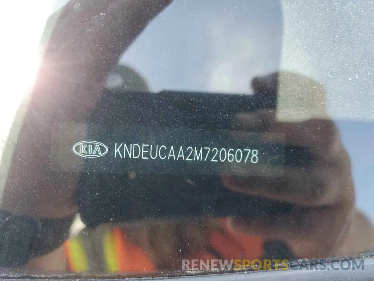 13 fotografías del automóvil dañado KNDEUCAA2M7206078 KIA SELTOS 2021