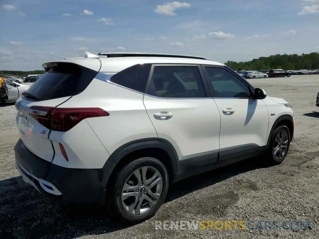 3 fotografías del automóvil dañado KNDEUCAA2M7206078 KIA SELTOS 2021