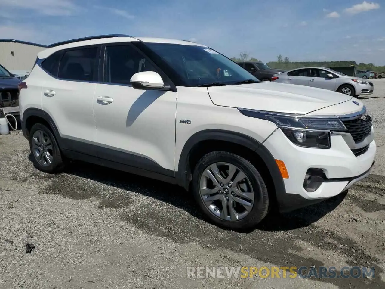4 fotografías del automóvil dañado KNDEUCAA2M7206078 KIA SELTOS 2021