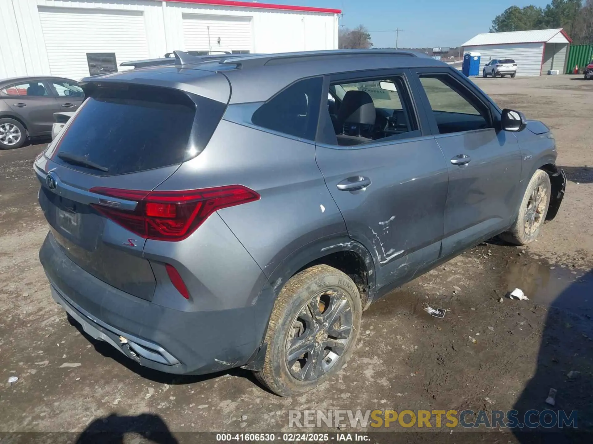 4 fotografías del automóvil dañado KNDEUCAA4M7228986 KIA SELTOS 2021