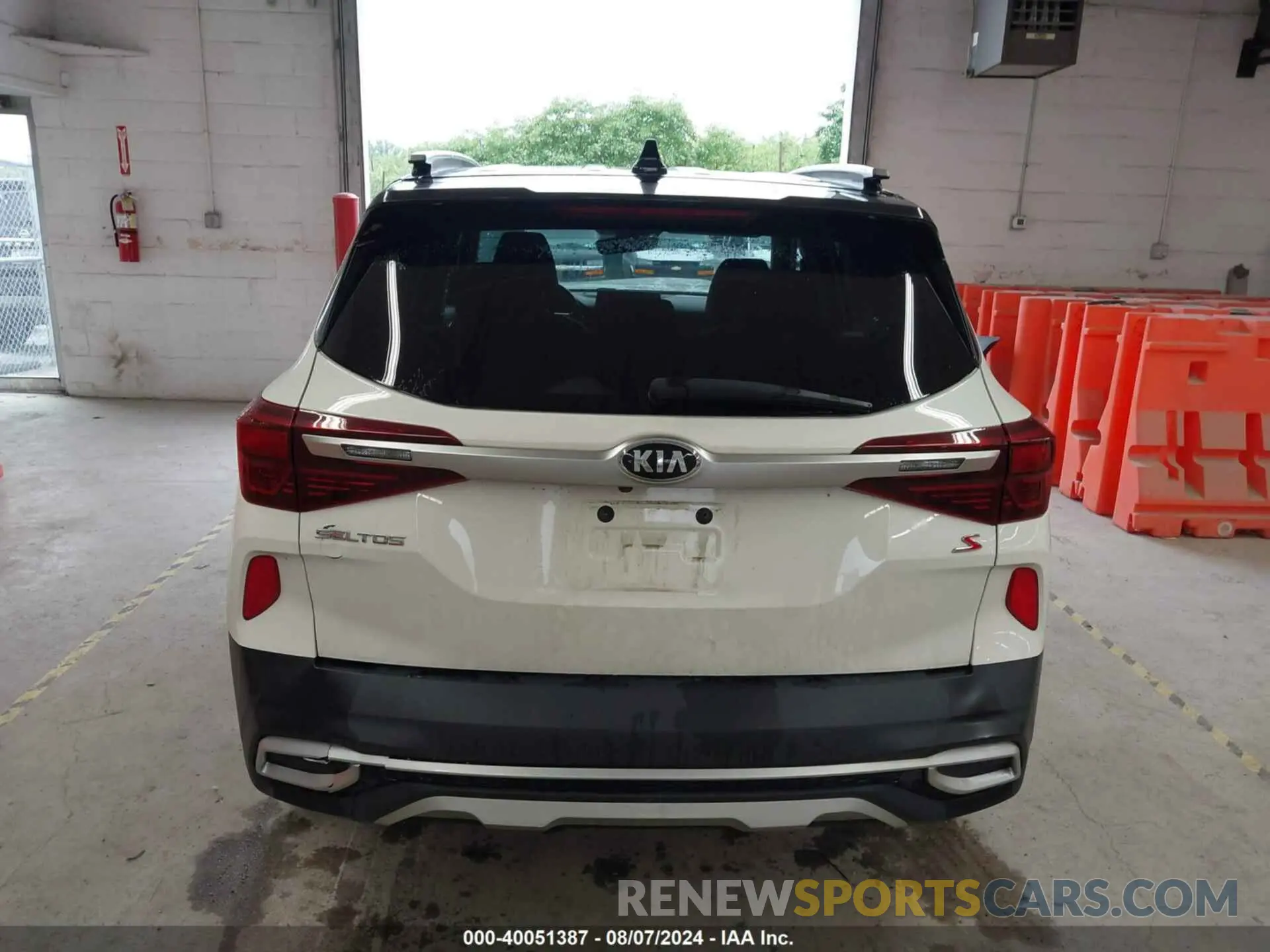 16 fotografías del automóvil dañado KNDEUCAA5M7052787 KIA SELTOS 2021