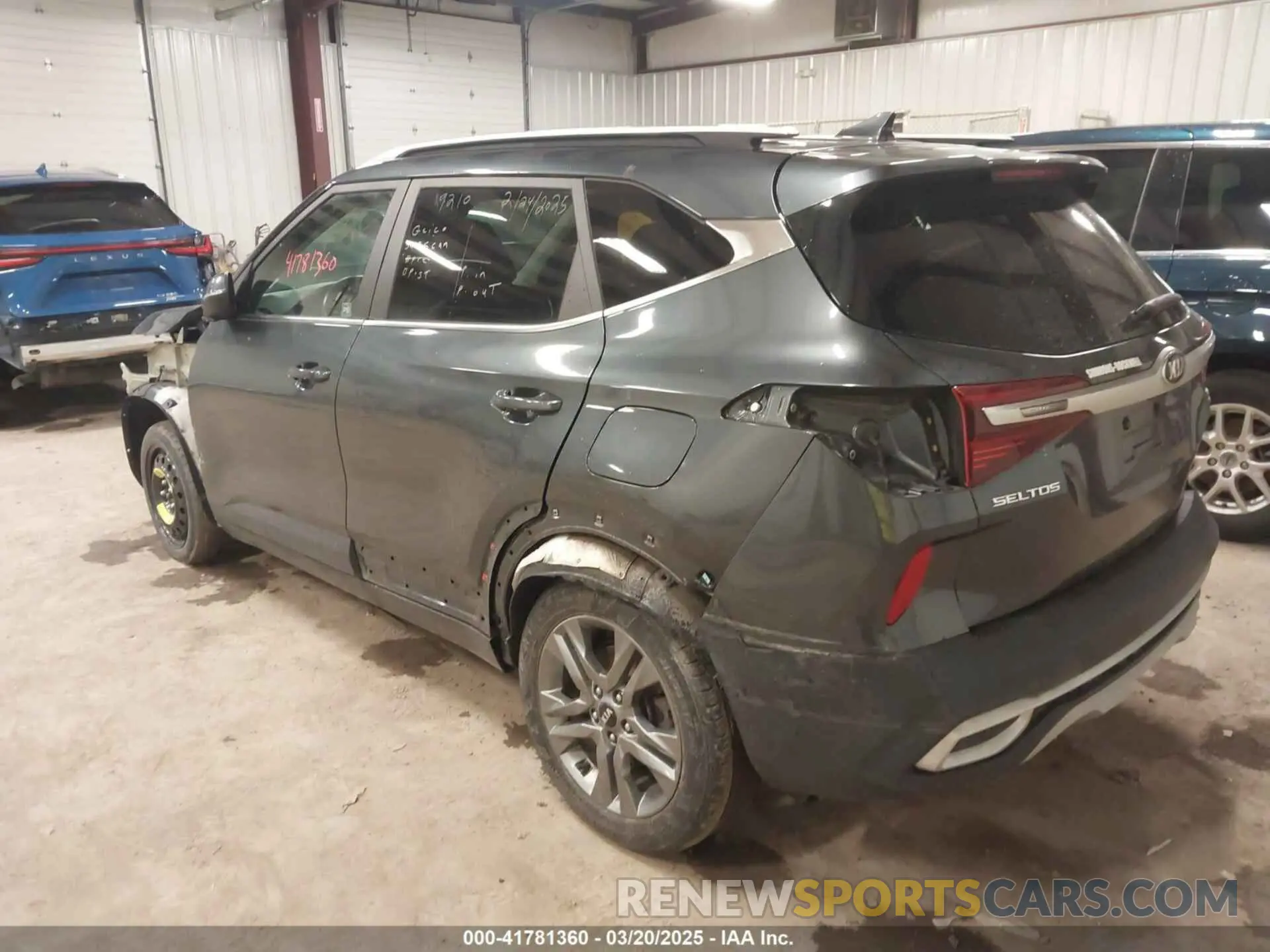 3 fotografías del automóvil dañado KNDEUCAA5M7100918 KIA SELTOS 2021