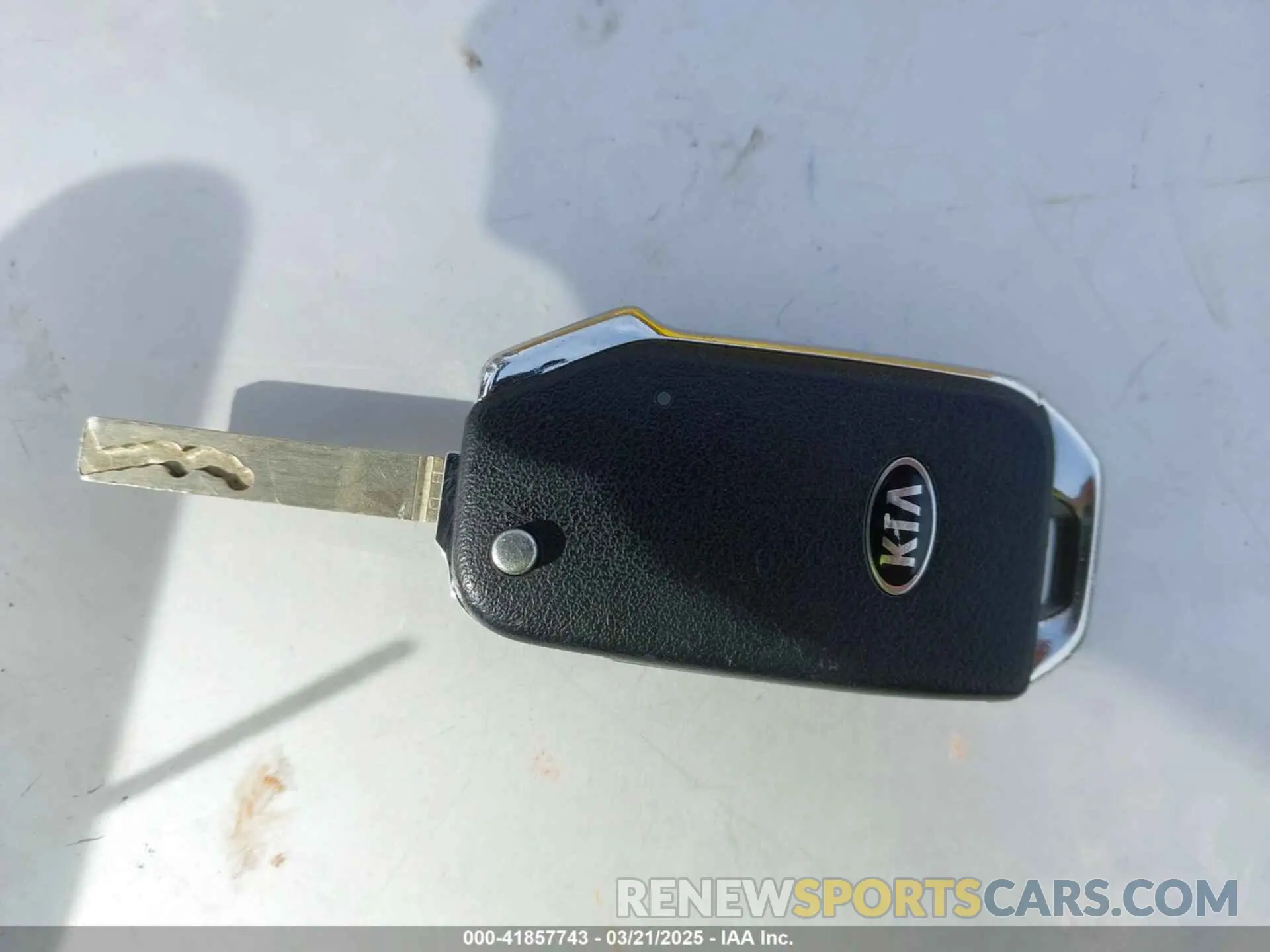 11 fotografías del automóvil dañado KNDEUCAA5M7180513 KIA SELTOS 2021