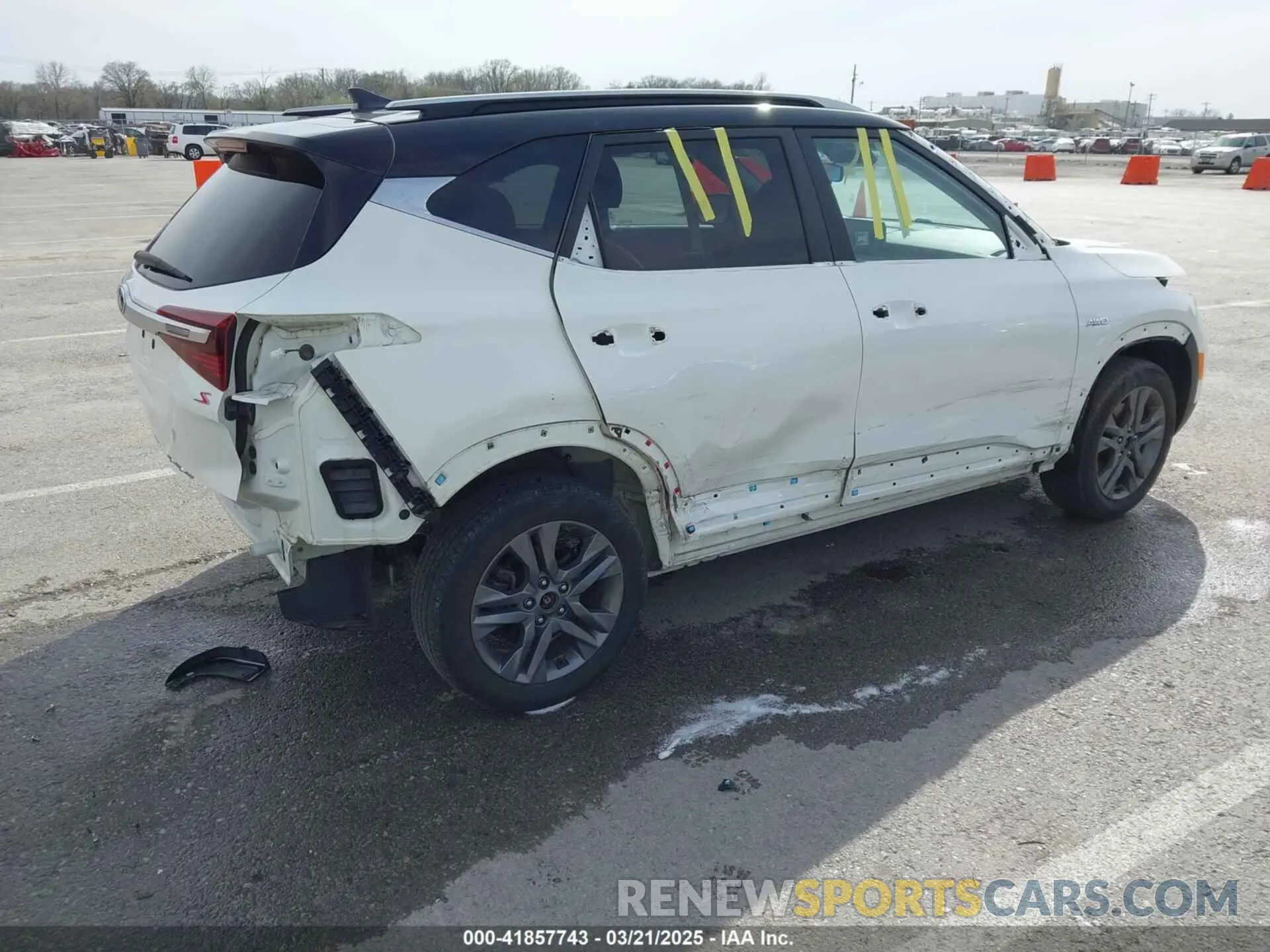 4 fotografías del automóvil dañado KNDEUCAA5M7180513 KIA SELTOS 2021
