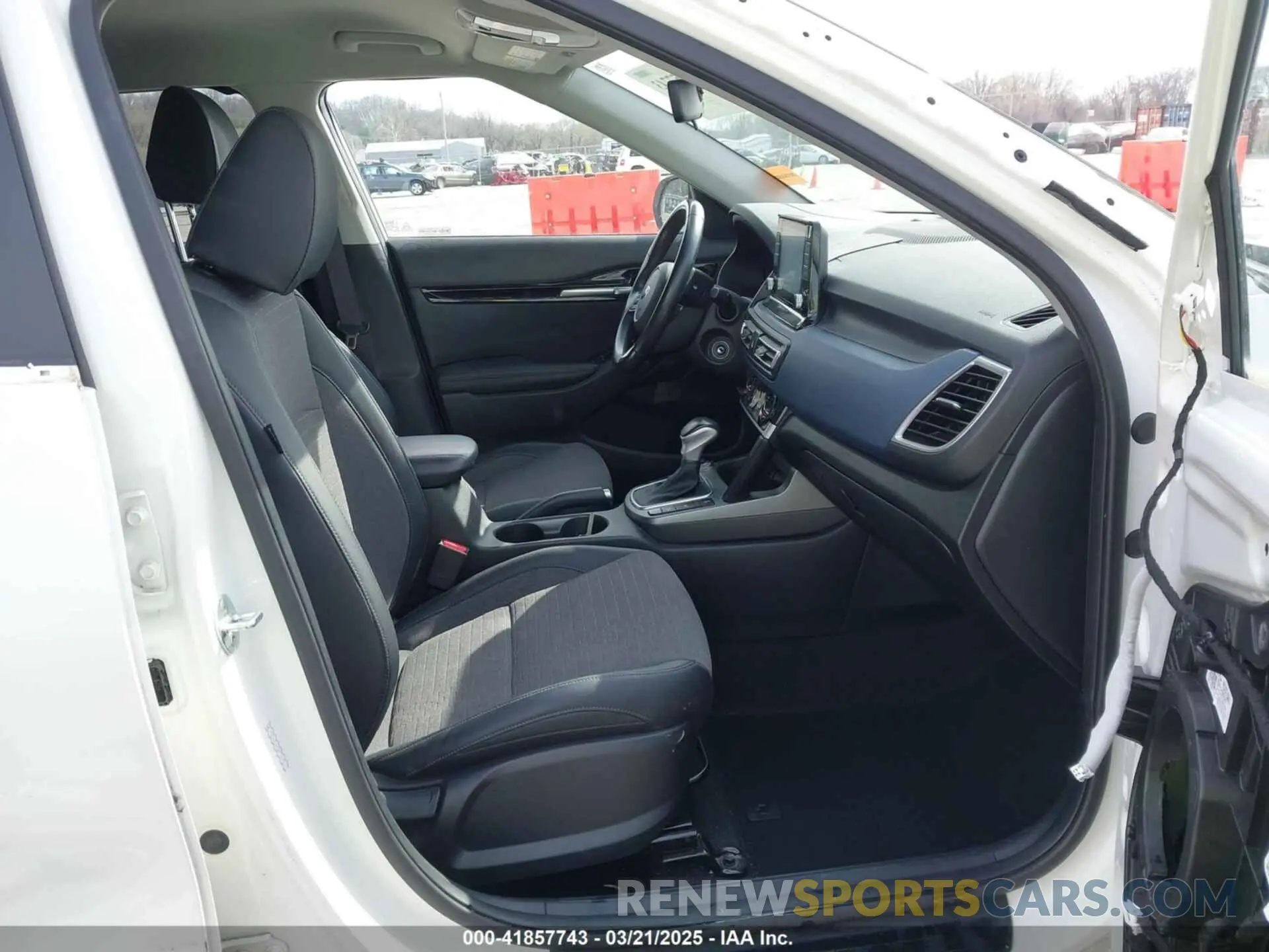 5 fotografías del automóvil dañado KNDEUCAA5M7180513 KIA SELTOS 2021
