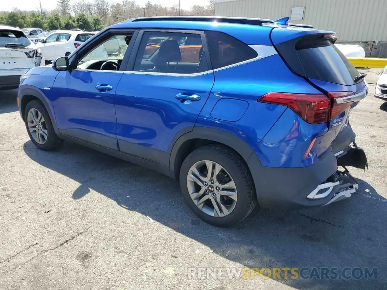 2 fotografías del automóvil dañado KNDEUCAA6M7100149 KIA SELTOS 2021