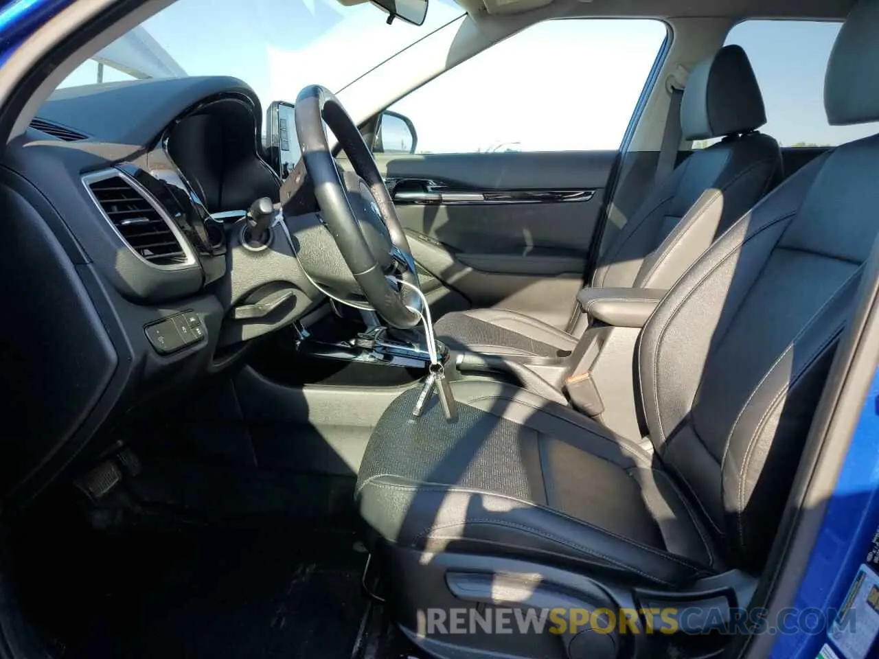 7 fotografías del automóvil dañado KNDEUCAA6M7135158 KIA SELTOS 2021