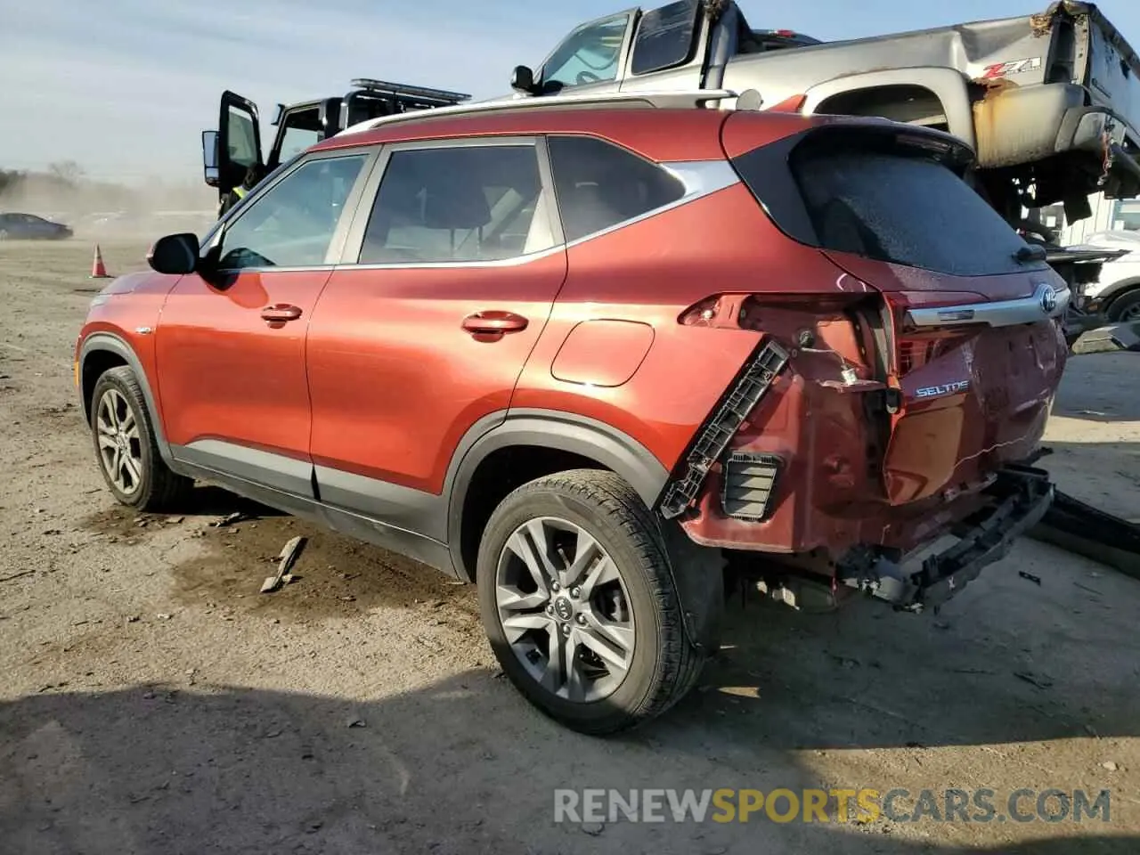 2 fotografías del automóvil dañado KNDEUCAA7M7039426 KIA SELTOS 2021
