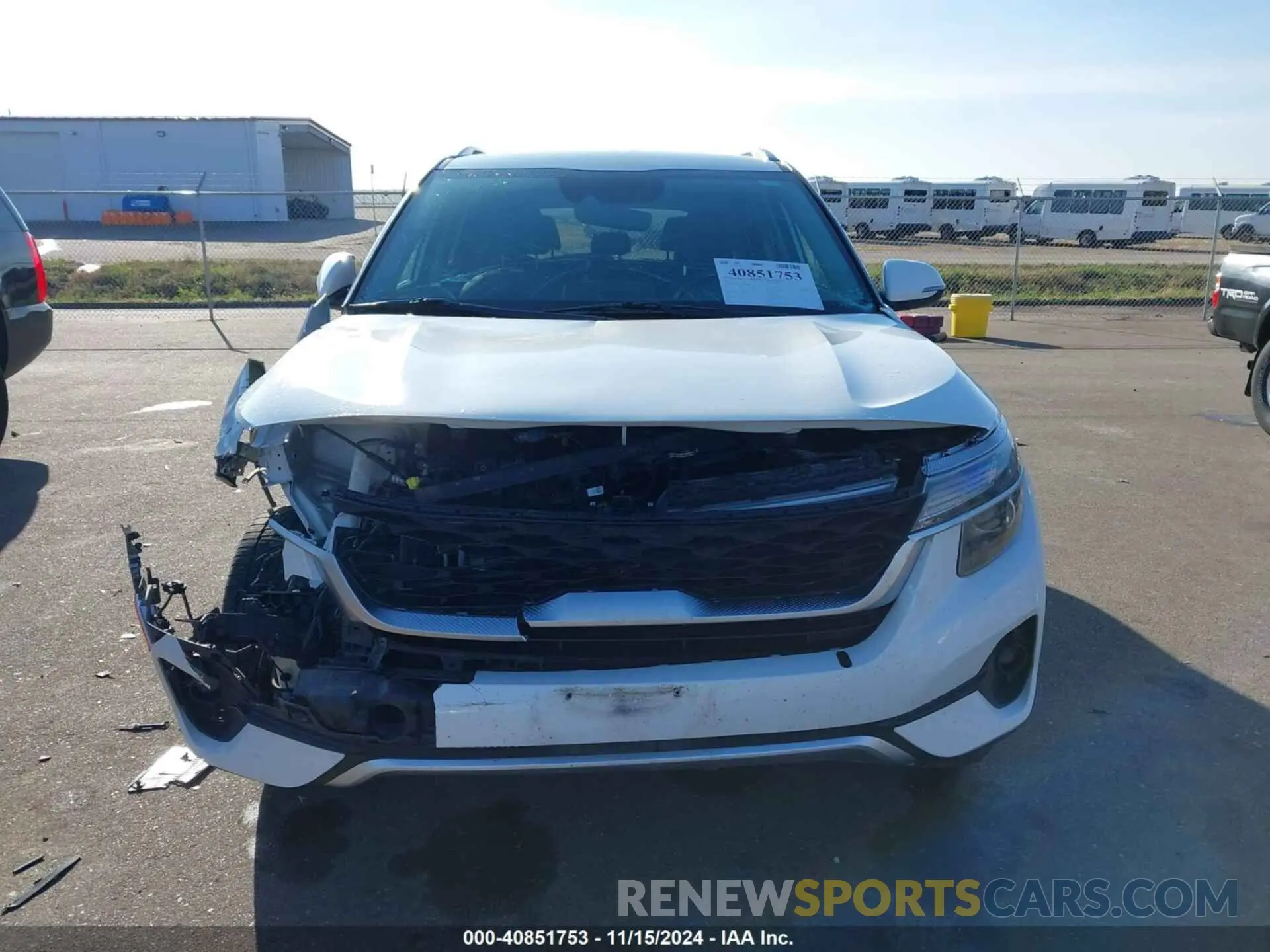 11 fotografías del automóvil dañado KNDEUCAA7M7139817 KIA SELTOS 2021