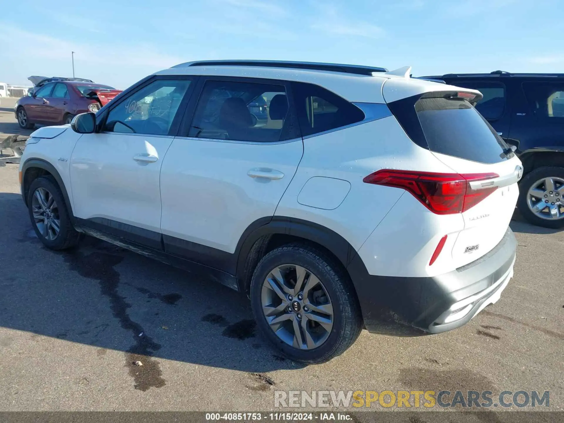 3 fotografías del automóvil dañado KNDEUCAA7M7139817 KIA SELTOS 2021